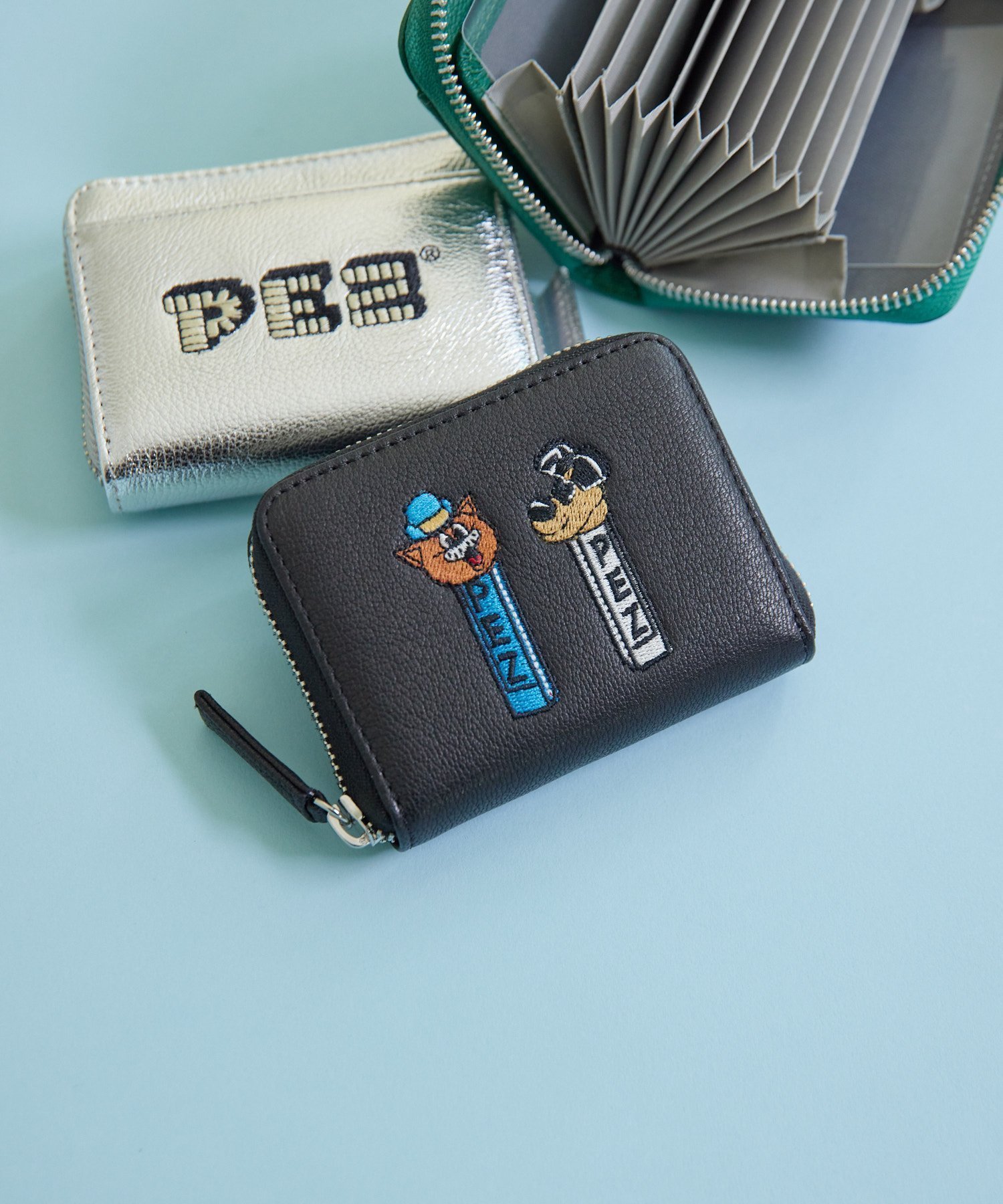 【イア パピヨネ/ear PAPILLONNER】の【PEZ(ペッツ)×perche(ペルケ)×ear】コラボジャバラ折り財布 インテリア・キッズ・メンズ・レディースファッション・服の通販 founy(ファウニー) 　ファッション　Fashion　レディースファッション　Fashion for Women　ミニ財布・二つ折り財布　Wallets & Card Cases　イタリア　Italy　ウォレット　Wallet　コラボ　Collaboration, Collab　コンパクト　Compact, Small Size　ショルダー　Shoulder, Shoulder Strap　スペシャル　Special, Limited Edition　財布　Wallet, Purse　なめらか　Smooth, Silky Texture　人気　Popular, Best Seller　ボックス　Boxy, Box Shape　ポケット　Pocket, Pocket Detail　ラウンド　Round, Round Neck　おすすめ　Recommended / Our Picks　ブラックその他1|ID: prp329100004987536 ipo3291000000037362675