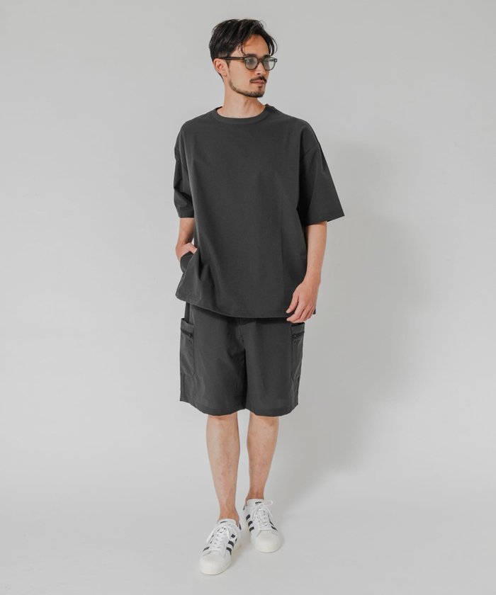 【アーバンリサーチ/URBAN RESEARCH / MEN】のCOOL DOTS SHORT-SLEEVE T-SHIRTS インテリア・キッズ・メンズ・レディースファッション・服の通販 founy(ファウニー) https://founy.com/ ファッション Fashion メンズファッション Fashion for Men ウォッシャブル Machine Washable 洗える Machine Washable ストレッチ Stretch, Stretchy Fabric スピンドル Spindle, Drawcord スマート Smart, Elegant セットアップ Set-Up, Coordinated Outfit ドローコード Drawcord, Drawstring Cord 人気 Popular, Best Seller ファブリック Fabric, Textile ボックス Boxy, Box Shape ポケット Pocket, Pocket Detail 半袖 Short Sleeve, Half Sleeve リップ Lip, Lip Motif リラックス Relax, Relaxed Fit S/S・春夏 SS, Spring/Summer, Warm Season 夏 Summer 2026年 2026 2026春夏・S/S Spring/Summer 2026 SS26 |ID: prp329100004987732 ipo3291000000037364496