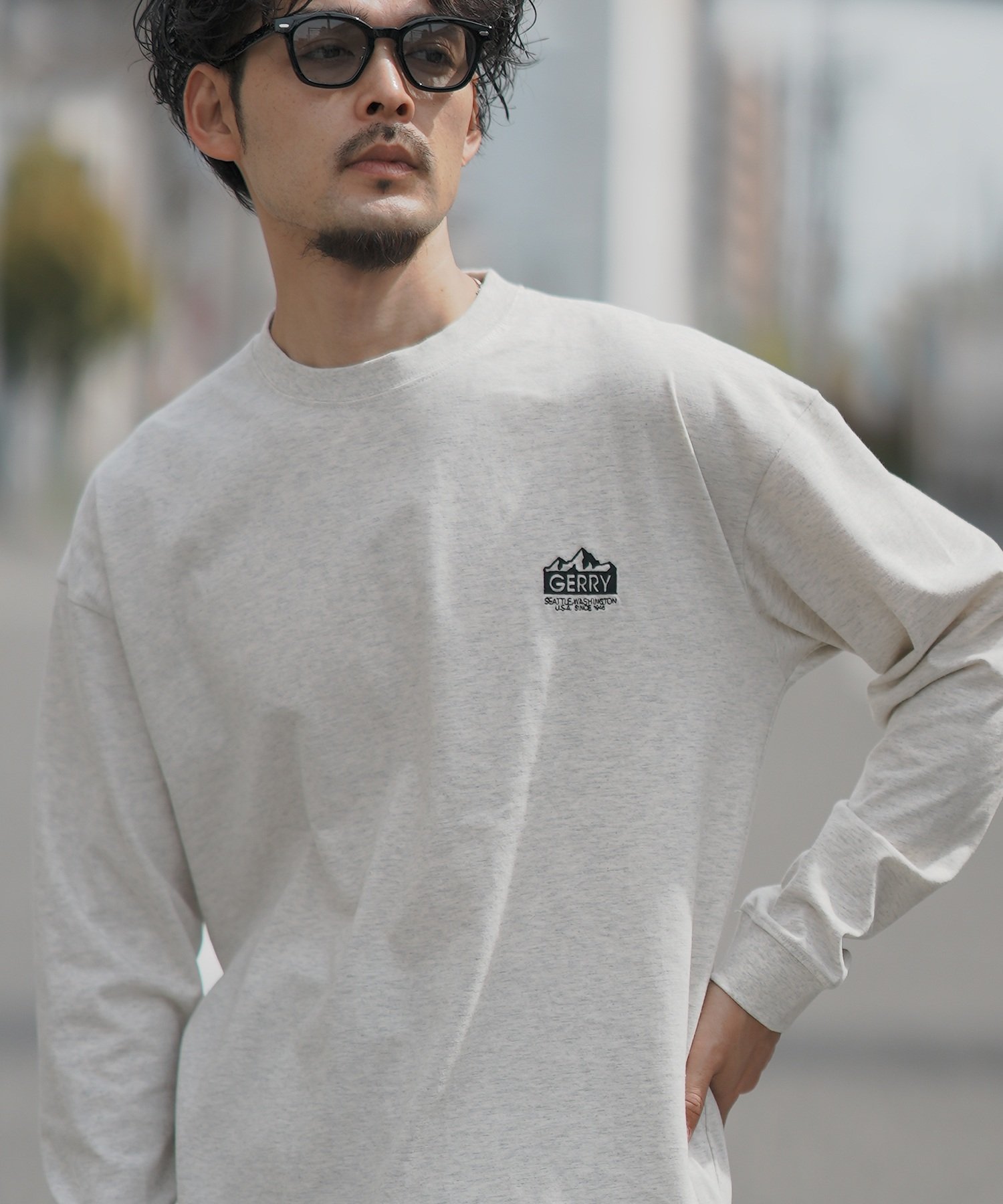 【インプローブス/improves】のGERRY ジェリー 別注 マウンテン 刺しゅう 長袖Tシャツ インテリア・キッズ・メンズ・レディースファッション・服の通販 founy(ファウニー) 　ファッション　Fashion　レディースファッション　Fashion for Women　トップス・カットソー　Cut & Sew Tops　シャツ・ブラウス・オフィスカジュアル　Elegant Blouses & Button-Ups　ロングTシャツ・Tシャツ　Longline T-Shirts & Tees　アウトドア　Outdoor Clothing　アメリカン　American Style　カーゴパンツ　Cargo Pants, Utility Pants　ショーツ　Shorts, Short Pants　シンプル　Simple, Minimal　デニム　Denim, Jeans Material　トレンド　Trend, Trending Now　定番　Standard, Basic Item　長袖　Long Sleeve, Full Sleeve　パープル　Purple, Violet　別注　Limited Edition, Custom Order　ワイド　Wide, Wide Fit　ワンポイント　One Point, Statement Accent　おすすめ　Recommended / Our Picks　オートミール|ID: prp329100004987789 ipo3291000000037364939