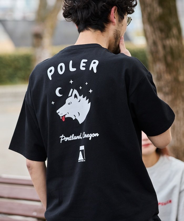 【フリークスストア/FREAK'S STORE】のPOLeR×FREAK S STORE 別注 ビッグシルエット ウルフフェイス バックプリント Tシャツ 【限定展開】 インテリア・キッズ・メンズ・レディースファッション・服の通販 founy(ファウニー) 　ファッション　Fashion　レディースファッション　Fashion for Women　トップス・カットソー　Cut & Sew Tops　シャツ・ブラウス・オフィスカジュアル　Elegant Blouses & Button-Ups　ロングTシャツ・Tシャツ　Longline T-Shirts & Tees　バッグ　Bags　2026年　2026　2026春夏・S/S　Spring/Summer 2026 SS26　おすすめ　Recommended / Our Picks　カーゴパンツ　Cargo Pants, Utility Pants　グラフィック　Graphic, Graphic Design　ショーツ　Shorts, Short Pants　シンプル　Simple, Minimal　デニム　Denim, Jeans Material　トレンド　Trend, Trending Now　ビッグ　Big, Oversized　フィット　Fit, Slim Fit　フェイス　Face, Facial Design　プリント　Print, Printed Pattern　ボトム　Bottoms, Lower Wear　モチーフ　Motif, Design Theme　リラックス　Relax, Relaxed Fit　ワイド　Wide, Wide Fit　ワンポイント　One Point, Statement Accent　人気　Popular, Best Seller　別注　Limited Edition, Custom Order　定番　Standard, Basic Item　ブラック|ID: prp329100004987795 ipo3291000000037364979