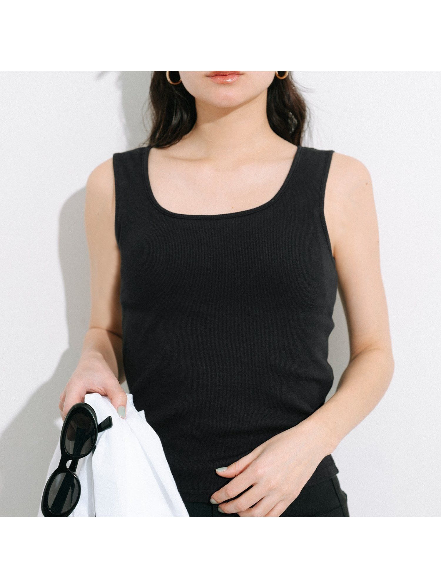 【コカ/COCA】のOUT BRA ベーシックタンクトップ インテリア・キッズ・メンズ・レディースファッション・服の通販 founy(ファウニー) 　ファッション　Fashion　レディースファッション　Fashion for Women　インナー　Innerwear　春　Spring　カーディガン　Cardigan, Knitwear　シンプル　Simple, Minimal　タンク　Tank Top, Sleeveless Top　デニム　Denim, Jeans Material　ノースリーブ　Sleeveless, No-Sleeve　フィット　Fit, Slim Fit　ベーシック　Basic, Essential　ポケット　Pocket, Pocket Detail　無地　Plain, Solid Color　ワイド　Wide, Wide Fit　夏　Summer　2026年　2026　2026春夏・S/S　Spring/Summer 2026 SS26　Black|ID: prp329100004987879 ipo3291000000037366104