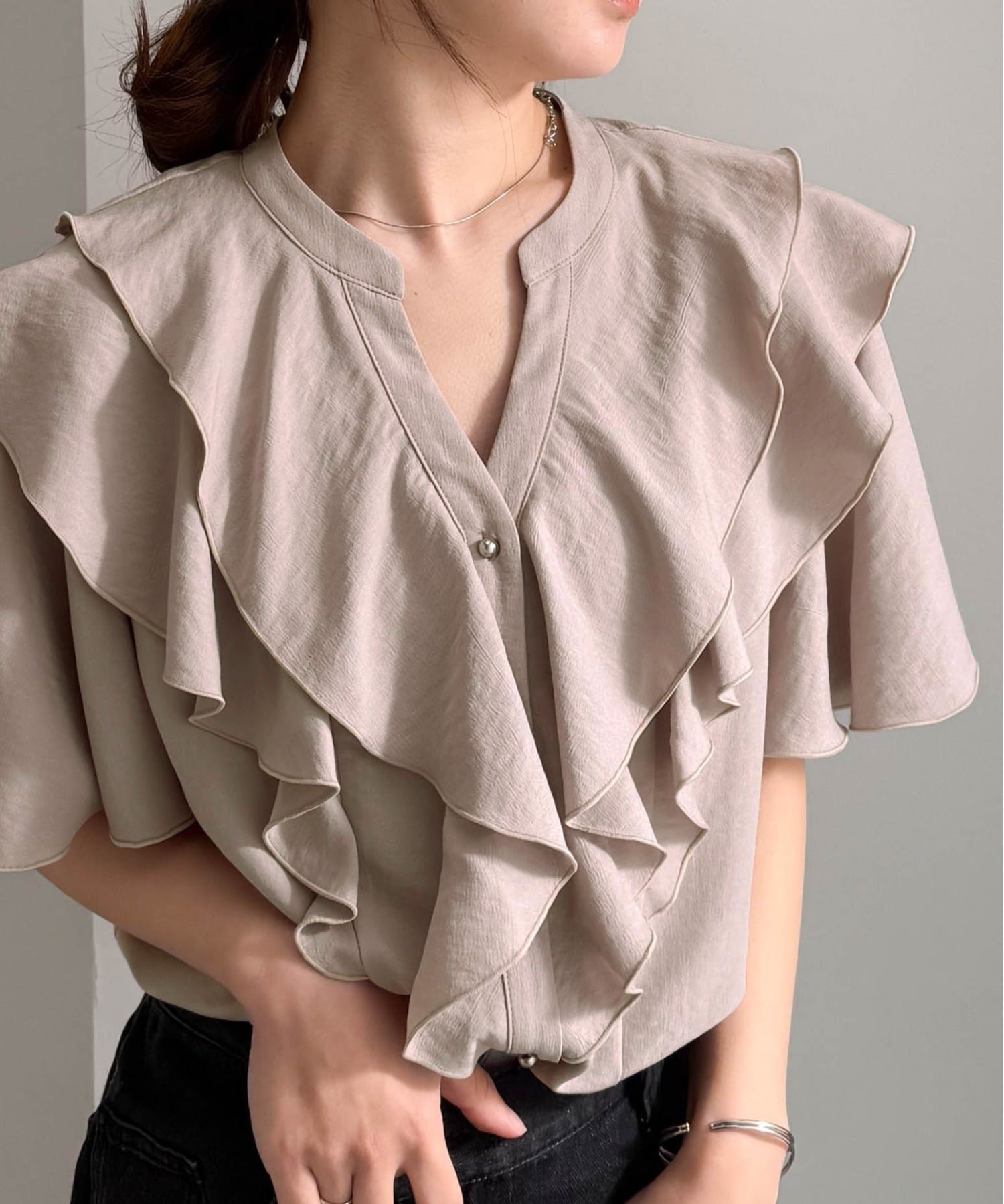 【ラナン/Ranan】のRanan/ラッフルフリルブラウス 大人の最旬トレンドファッション＆コーディネート founy(ファウニー) 　ファッション　Fashion　レディースファッション　Fashion for Women　トップス・カットソー　Cut & Sew Tops　シャツ・ブラウス・オフィスカジュアル　Elegant Blouses & Button-Ups　デニム　Denim, Jeans Material　トレンド　Trend, Trending Now　フェミニン　Feminine, Girly　フリル　Frill, Ruffle　ポケット　Pocket, Pocket Detail　エレガント 上品　Elegant　 other-1|ID: prp329100004987899 ipo3291000000037366313