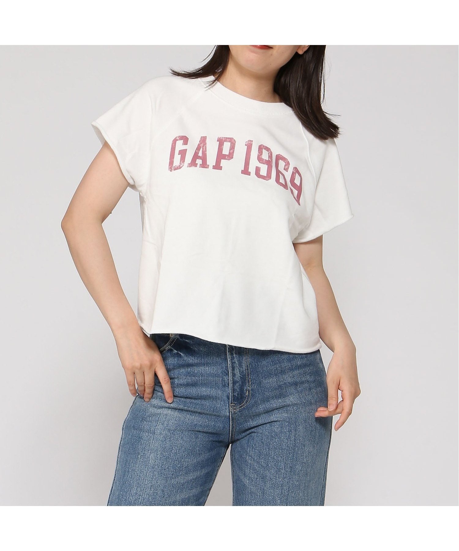 【ギャップ/GAP】のリラックスフィット フレンチテリー グラフィック Tシャツ インテリア・キッズ・メンズ・レディースファッション・服の通販 founy(ファウニー) 　ファッション　Fashion　レディースファッション　Fashion for Women　トップス・カットソー　Cut & Sew Tops　シャツ・ブラウス・オフィスカジュアル　Elegant Blouses & Button-Ups　ロングTシャツ・Tシャツ　Longline T-Shirts & Tees　グラフィック　Graphic, Graphic Design　スポーティ　Sporty, Casual Athletic　デニム　Denim, Jeans Material　フィット　Fit, Slim Fit　フレンチ　French, French Style　リラックス　Relax, Relaxed Fit　NEW_OFF_WHITE|ID: prp329100004987906 ipo3291000000037366390