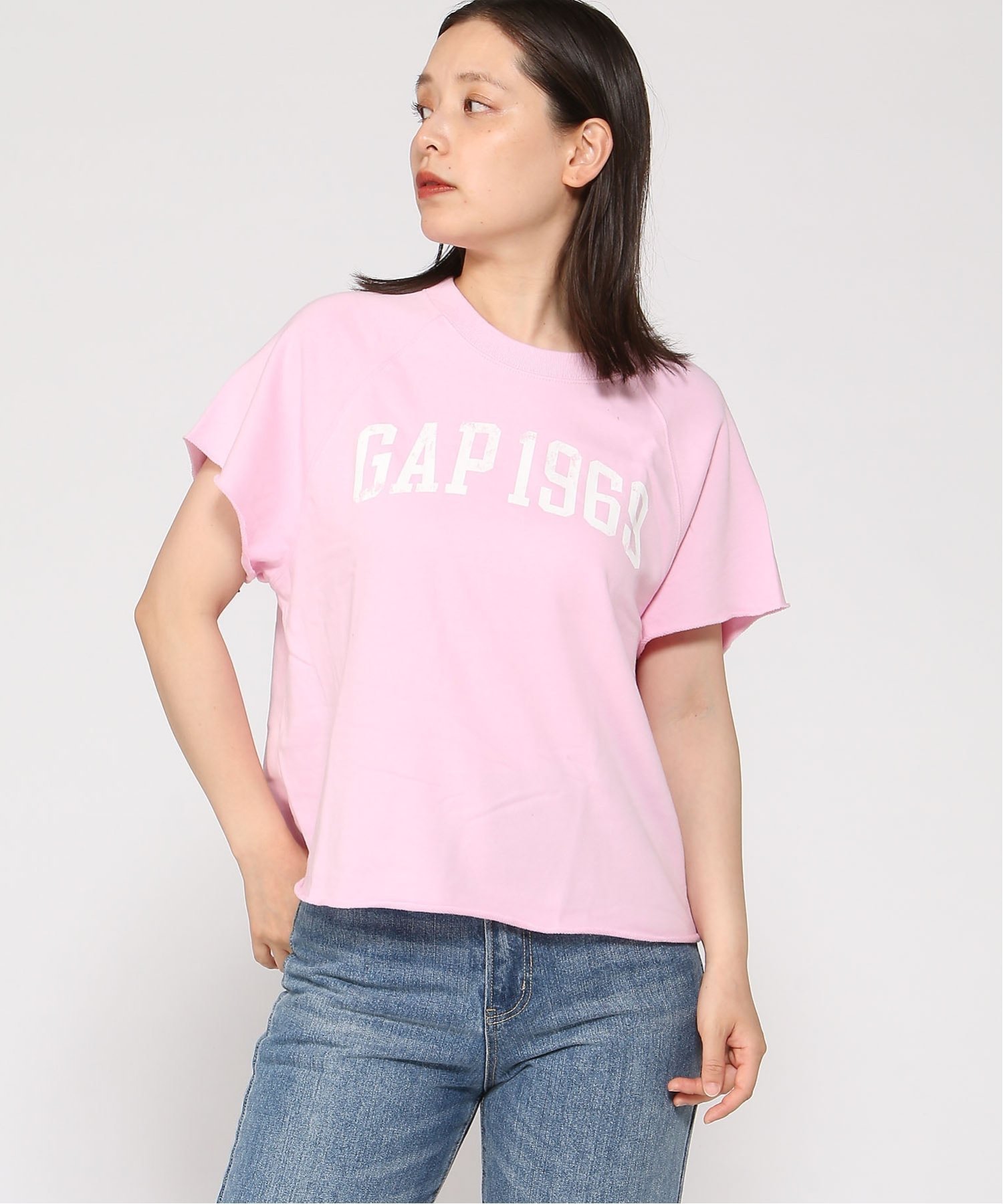 【ギャップ/GAP】のリラックスフィット フレンチテリー グラフィック Tシャツ インテリア・キッズ・メンズ・レディースファッション・服の通販 founy(ファウニー) 　ファッション　Fashion　レディースファッション　Fashion for Women　トップス・カットソー　Cut & Sew Tops　シャツ・ブラウス・オフィスカジュアル　Elegant Blouses & Button-Ups　ロングTシャツ・Tシャツ　Longline T-Shirts & Tees　グラフィック　Graphic, Graphic Design　スポーティ　Sporty, Casual Athletic　デニム　Denim, Jeans Material　フィット　Fit, Slim Fit　フレンチ　French, French Style　リラックス　Relax, Relaxed Fit　PRIMROSE_PINK|ID: prp329100004987906 ipo3291000000037366391