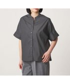 【ユナイテッドアローズ/UNITED ARROWS】のスキッパー フォルム シャツ 5分袖 A DAY IN THE LIFE 大人の最旬トレンドファッション＆コーディネート founy(ファウニー) ファッション Fashion レディースファッション Fashion for Women トップス・カットソー Cut & Sew Tops シャツ・ブラウス・オフィスカジュアル Elegant Blouses & Button-Ups 洗える Machine Washable カフス Cuff Design シンプル Simple, Minimal スキッパー Skipper, Open Collar スラックス Slacks, Dress Pants スリーブ Sleeve, Long Sleeve / Short Sleeve ダブル Double, Double-Breasted デニム Denim, Jeans Material トレンド Trend, Trending Now 定番 Standard, Basic Item 人気 Popular, Best Seller ハーフ Half, Half-Length バランス Balance, Style Balance フェイス Face, Facial Design フェミニン Feminine, Girly フォルム Silhouette, Form ブロード Broadcloth, Fine Cotton プリーツ Pleats, Pleated アウトレット Outlet / Clearance ビジネス 仕事 通勤 Business / Work / Commuting thumbnail DK.GRAY|ID: prp329100004987908 ipo3291000000037366406