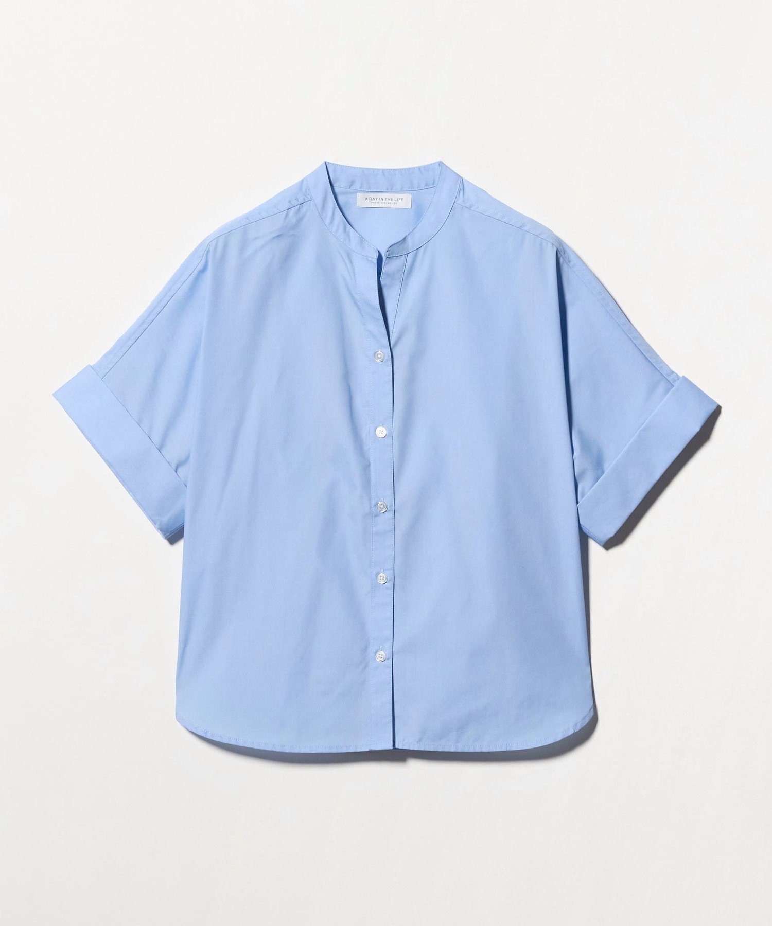 【ユナイテッドアローズ/UNITED ARROWS】のスキッパー フォルム シャツ 5分袖 A DAY IN THE LIFE インテリア・キッズ・メンズ・レディースファッション・服の通販 founy(ファウニー) 　ファッション　Fashion　レディースファッション　Fashion for Women　トップス・カットソー　Cut & Sew Tops　シャツ・ブラウス・オフィスカジュアル　Elegant Blouses & Button-Ups　洗える　Machine Washable　カフス　Cuff Design　シンプル　Simple, Minimal　スキッパー　Skipper, Open Collar　スラックス　Slacks, Dress Pants　スリーブ　Sleeve, Long Sleeve / Short Sleeve　ダブル　Double, Double-Breasted　デニム　Denim, Jeans Material　トレンド　Trend, Trending Now　定番　Standard, Basic Item　人気　Popular, Best Seller　ハーフ　Half, Half-Length　バランス　Balance, Style Balance　フェイス　Face, Facial Design　フェミニン　Feminine, Girly　フォルム　Silhouette, Form　ブロード　Broadcloth, Fine Cotton　プリーツ　Pleats, Pleated　アウトレット　Outlet / Clearance　ビジネス 仕事 通勤　Business / Work / Commuting　LT.BLUE|ID: prp329100004987908 ipo3291000000037366409