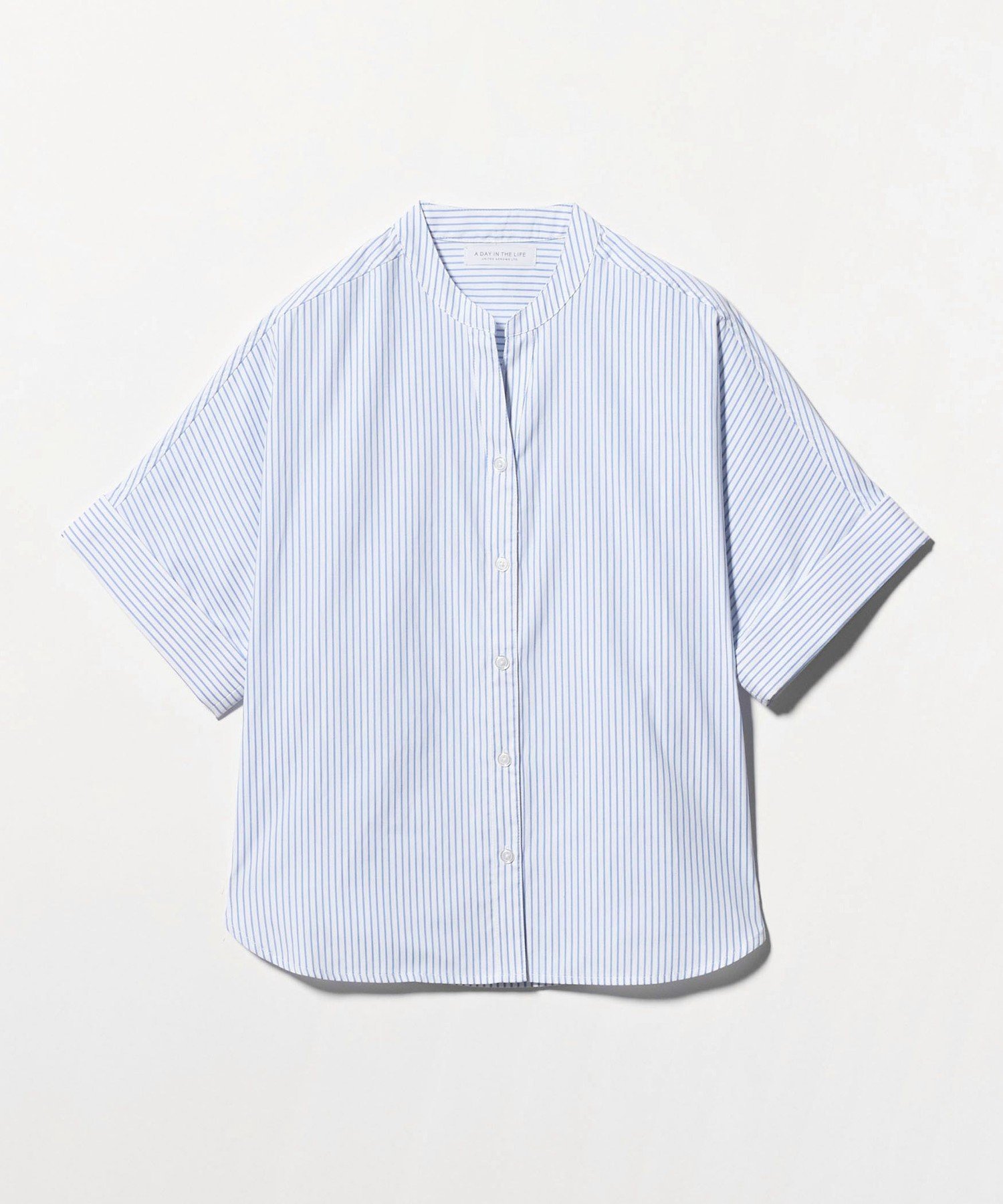 【ユナイテッドアローズ/UNITED ARROWS】のスキッパー フォルム シャツ 5分袖 A DAY IN THE LIFE インテリア・キッズ・メンズ・レディースファッション・服の通販 founy(ファウニー) 　ファッション　Fashion　レディースファッション　Fashion for Women　トップス・カットソー　Cut & Sew Tops　シャツ・ブラウス・オフィスカジュアル　Elegant Blouses & Button-Ups　洗える　Machine Washable　カフス　Cuff Design　シンプル　Simple, Minimal　スキッパー　Skipper, Open Collar　スラックス　Slacks, Dress Pants　スリーブ　Sleeve, Long Sleeve / Short Sleeve　ダブル　Double, Double-Breasted　デニム　Denim, Jeans Material　トレンド　Trend, Trending Now　定番　Standard, Basic Item　人気　Popular, Best Seller　ハーフ　Half, Half-Length　バランス　Balance, Style Balance　フェイス　Face, Facial Design　フェミニン　Feminine, Girly　フォルム　Silhouette, Form　ブロード　Broadcloth, Fine Cotton　プリーツ　Pleats, Pleated　アウトレット　Outlet / Clearance　ビジネス 仕事 通勤　Business / Work / Commuting　その他1|ID: prp329100004987908 ipo3291000000037366410