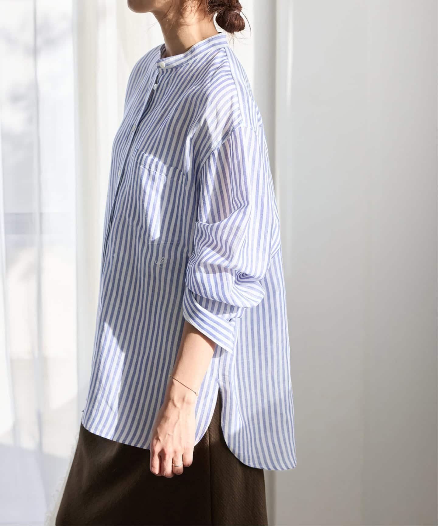 【イエナ/IENA】の《一部カラーWEB限定》ラミーリヨセルバンドカラーシャツ インテリア・キッズ・メンズ・レディースファッション・服の通販 founy(ファウニー) 　ファッション　Fashion　レディースファッション　Fashion for Women　トップス・カットソー　Cut & Sew Tops　シャツ・ブラウス・オフィスカジュアル　Elegant Blouses & Button-Ups　ストライプ　Stripe, Striped Pattern　定番　Standard, Basic Item　ポケット　Pocket, Pocket Detail　無地　Plain, Solid Color　エレガント 上品　Elegant　ビジネス 仕事 通勤　Business / Work / Commuting　2026年　2026　2026春夏・S/S　Spring/Summer 2026 SS26　サックスブルー B|ID: prp329100004987914 ipo3291000000037366490