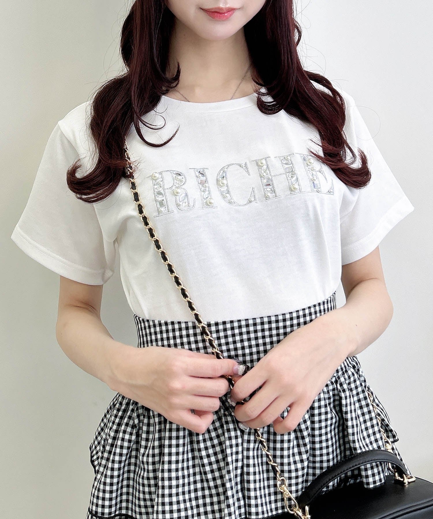 【イング/INGNI】のビジューロゴT インテリア・キッズ・メンズ・レディースファッション・服の通販 founy(ファウニー) 　ファッション　Fashion　レディースファッション　Fashion for Women　ガーリー　Girly, Feminine Style　スマホ　Smartphone, Mobile Device　トレンド　Trend, Trending Now　定番　Standard, Basic Item　ビジュー　Bijou, Jewel-like Accent　ブルゾン　Blouson, Bomber Jacket　ベーシック　Basic, Essential　ボトム　Bottoms, Lower Wear　ロング　Long, Long-Length　おすすめ　Recommended / Our Picks　オフホワイト|ID: prp329100004987950 ipo3291000000037366796