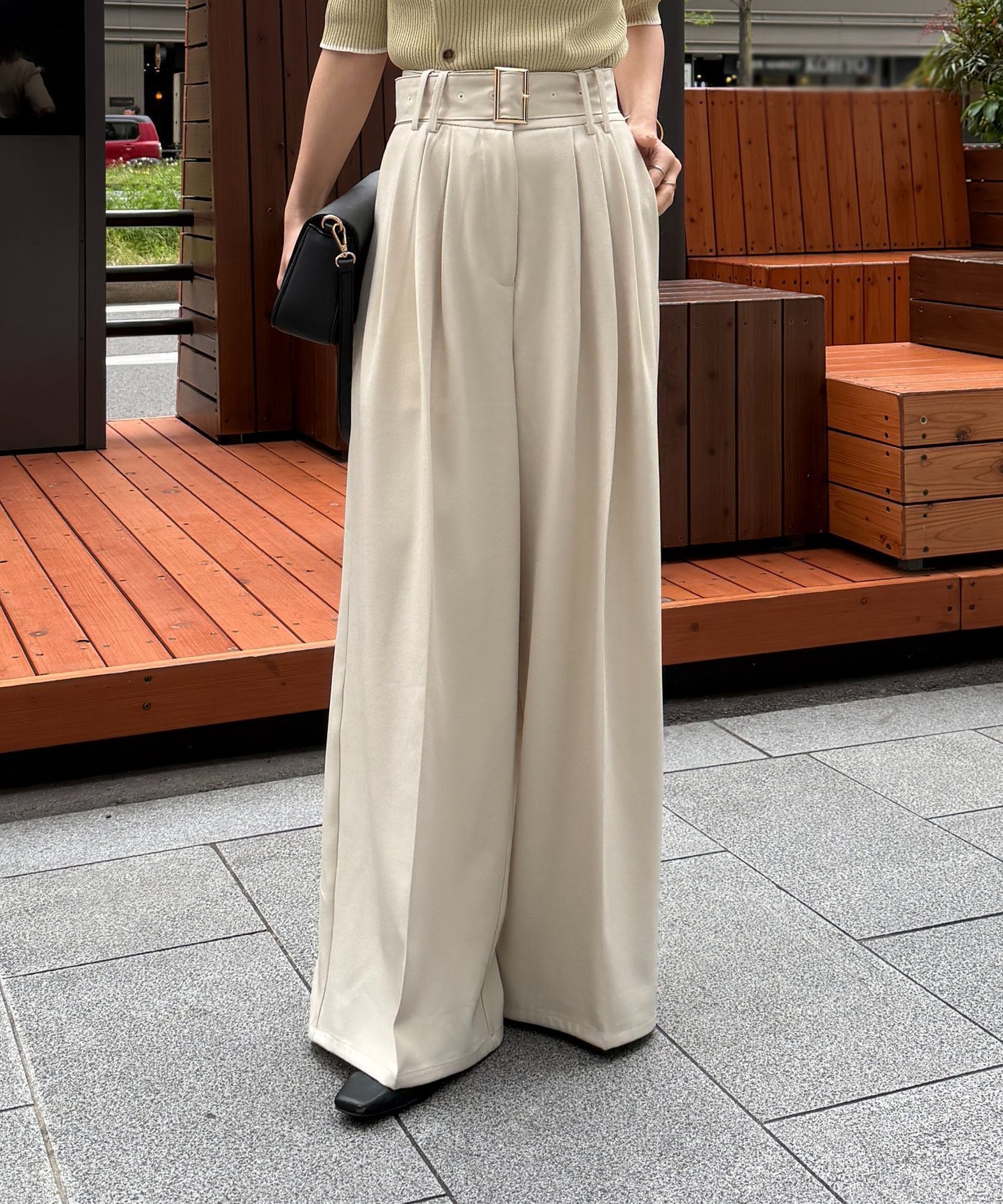 【ゼヴォン/Thevon】のベルト付きタックワイドスラックス インテリア・キッズ・メンズ・レディースファッション・服の通販 founy(ファウニー) 　ファッション　Fashion　レディースファッション　Fashion for Women　ベルト&ウエストマーク　Belts & Waist Accessories　アクセサリー　Fashion Accessories　インナー　Innerwear　春　Spring　シンプル　Simple, Minimal　ジャケット　Jacket, Outerwear　スラックス　Slacks, Dress Pants　トレンド　Trend, Trending Now　ワイド　Wide, Wide Fit　S/S・春夏　SS, Spring/Summer, Warm Season　再入荷　Restock / Back in Stock　おすすめ　Recommended / Our Picks　夏　Summer　エレガント 上品　Elegant　2026年　2026　2026春夏・S/S　Spring/Summer 2026 SS26　アイボリー|ID: prp329100004987977 ipo3291000000037367001
