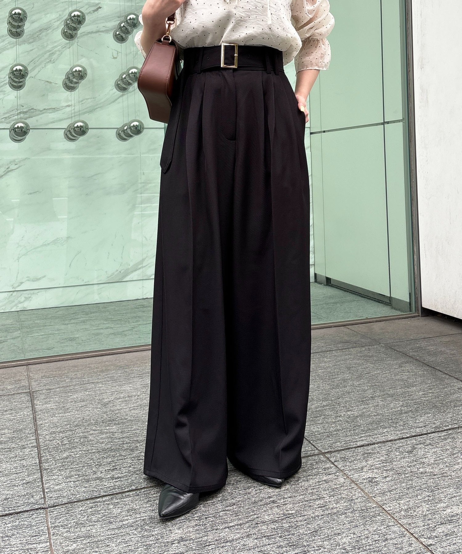 【ゼヴォン/Thevon】のベルト付きタックワイドスラックス インテリア・キッズ・メンズ・レディースファッション・服の通販 founy(ファウニー) 　ファッション　Fashion　レディースファッション　Fashion for Women　ベルト&ウエストマーク　Belts & Waist Accessories　アクセサリー　Fashion Accessories　インナー　Innerwear　春　Spring　シンプル　Simple, Minimal　ジャケット　Jacket, Outerwear　スラックス　Slacks, Dress Pants　トレンド　Trend, Trending Now　ワイド　Wide, Wide Fit　S/S・春夏　SS, Spring/Summer, Warm Season　再入荷　Restock / Back in Stock　おすすめ　Recommended / Our Picks　夏　Summer　エレガント 上品　Elegant　2026年　2026　2026春夏・S/S　Spring/Summer 2026 SS26　ブラック|ID: prp329100004987977 ipo3291000000037367002