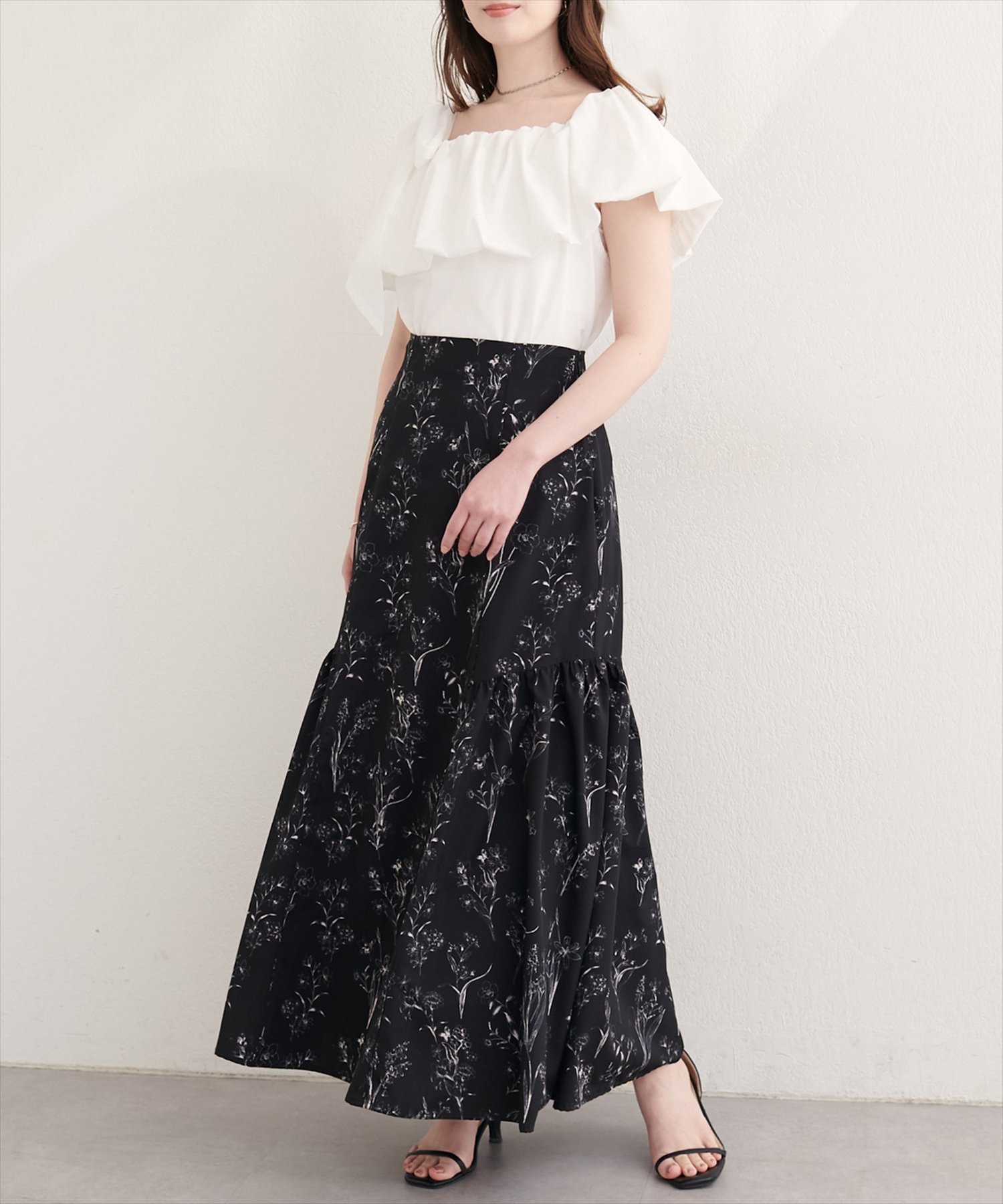 【ナチュラルクチュール/natural couture】のフラワーマーメイドギャザースカート インテリア・キッズ・メンズ・レディースファッション・服の通販 founy(ファウニー) 　ファッション　Fashion　レディースファッション　Fashion for Women　スカート　Skirts　ギャザー　Gathered, Ruffled　サンダル　Sandals, Summer Shoes　シンプル　Simple, Minimal　スニーカー　Sneakers, Trainers　ダウン　Down, Puffer　フェミニン　Feminine, Girly　フラワー　Flower, Floral　プリント　Print, Printed Pattern　ポケット　Pocket, Pocket Detail　マーメイド　Mermaid, Fishtail Silhouette　楽ちん　Easy Fit, Comfortable　再入荷　Restock / Back in Stock　おすすめ　Recommended / Our Picks　エレガント 上品　Elegant　2026年　2026　2026春夏・S/S　Spring/Summer 2026 SS26　ブラック系その他|ID: prp329100004987990 ipo3291000000037367066