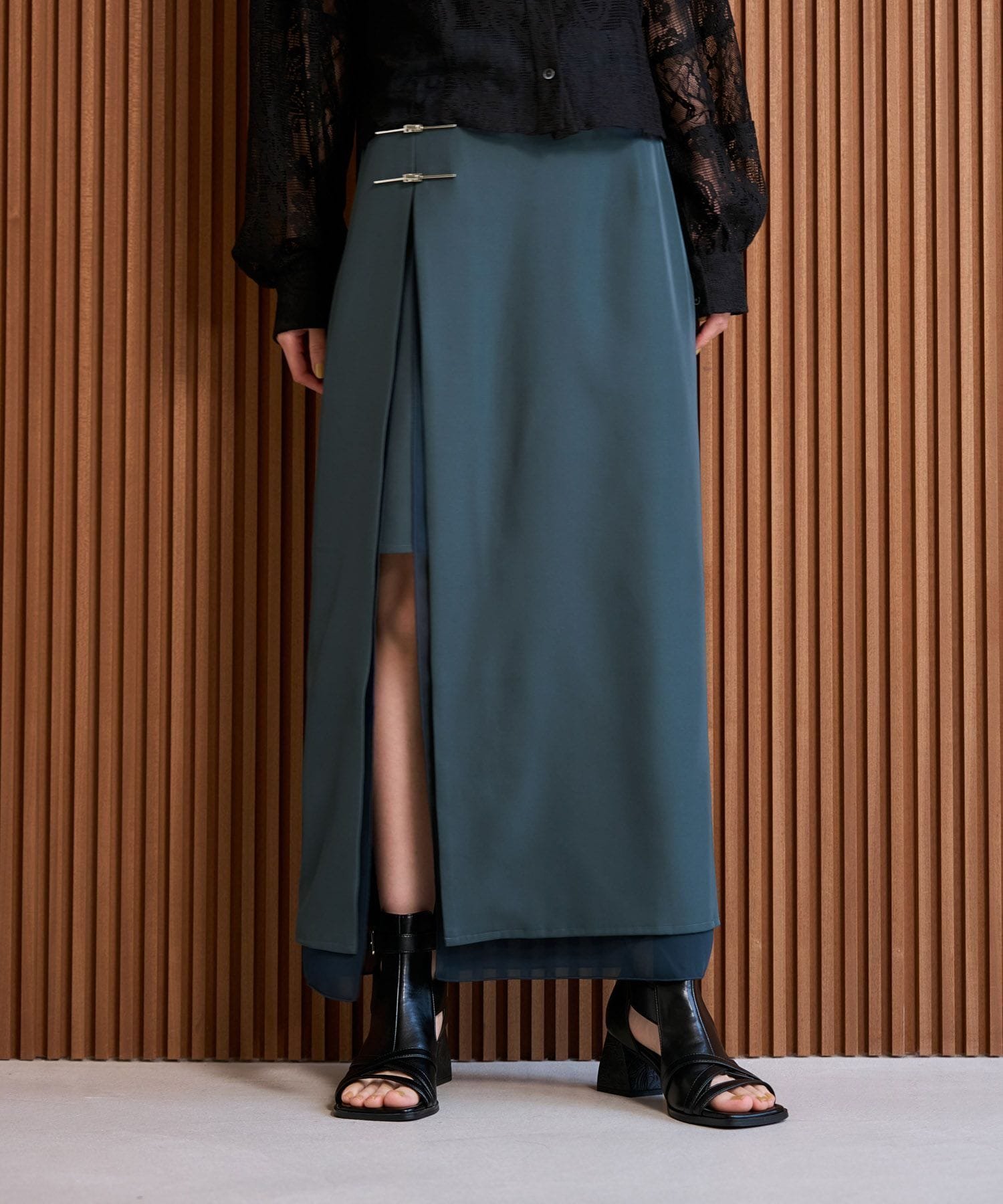 【ハレ/HARE】のカナグスリットナロースカート インテリア・キッズ・メンズ・レディースファッション・服の通販 founy(ファウニー) 　ファッション　Fashion　レディースファッション　Fashion for Women　スカート　Skirts　ウェーブ　Wavy Pattern　クール　Cool, Chic　コンパクト　Compact, Small Size　シアー　Sheer, See-Through　ショルダー　Shoulder, Shoulder Strap　ショート　Short, Short Length　シルバー　Silver, Metallic Silver　シンプル　Simple, Minimal　ストレート　Straight, Straight Cut　スリット　Slit, Slit Detail　スリーブ　Sleeve, Long Sleeve / Short Sleeve　ダウン　Down, Puffer　バランス　Balance, Style Balance　フロント　Front, Front Design　ロング　Long, Long-Length　おすすめ　Recommended / Our Picks　エレガント 上品　Elegant　グリーン77|ID: prp329100004988030 ipo3291000000037367242