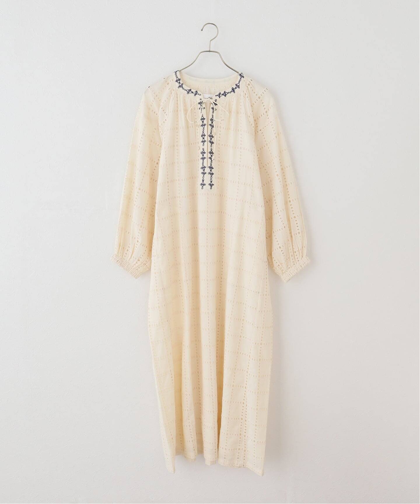 【ジャーナルスタンダード/JOURNAL STANDARD】の別注【SARA MALLIKA/サラマリカ】 EMBROIDERY DRESS インテリア・キッズ・メンズ・レディースファッション・服の通販 founy(ファウニー) 　ファッション　Fashion　レディースファッション　Fashion for Women　ワンピース　Dresses　フォーマル・パーティードレス・結婚式用ドレス　Elegant & Casual Dresses　インド　Indian Textile　スマート　Smart, Elegant　プリント　Print, Printed Pattern　別注　Limited Edition, Custom Order　ナチュラル|ID: prp329100004988048 ipo3291000000037367300