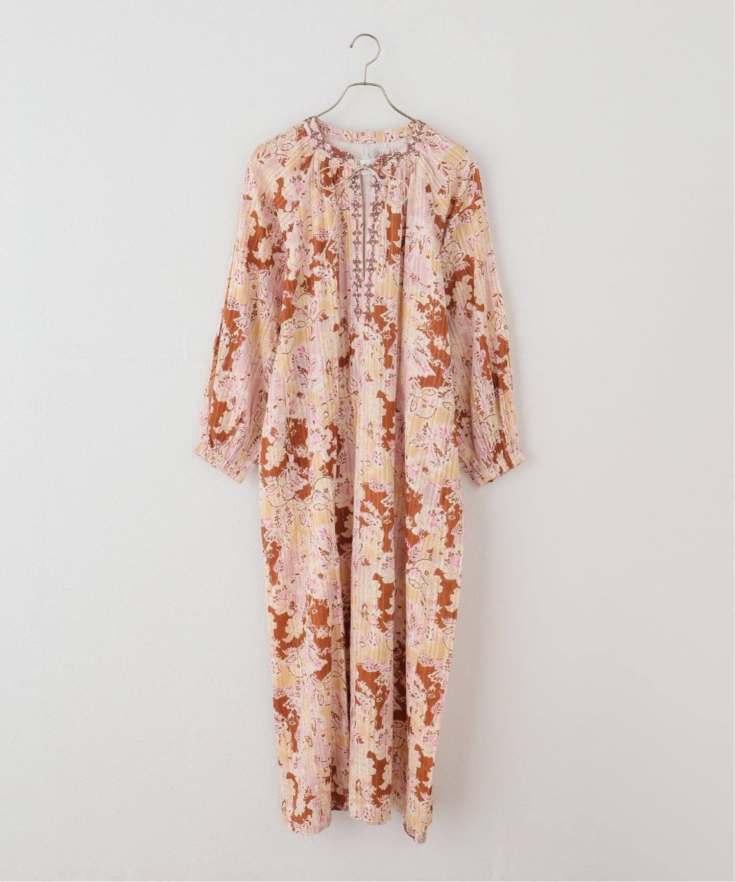 【ジャーナルスタンダード/JOURNAL STANDARD】の別注【SARA MALLIKA/サラマリカ】 EMBROIDERY DRESS インテリア・キッズ・メンズ・レディースファッション・服の通販 founy(ファウニー) 　ファッション　Fashion　レディースファッション　Fashion for Women　ワンピース　Dresses　フォーマル・パーティードレス・結婚式用ドレス　Elegant & Casual Dresses　インド　Indian Textile　スマート　Smart, Elegant　プリント　Print, Printed Pattern　別注　Limited Edition, Custom Order　ピンク|ID: prp329100004988048 ipo3291000000037367303