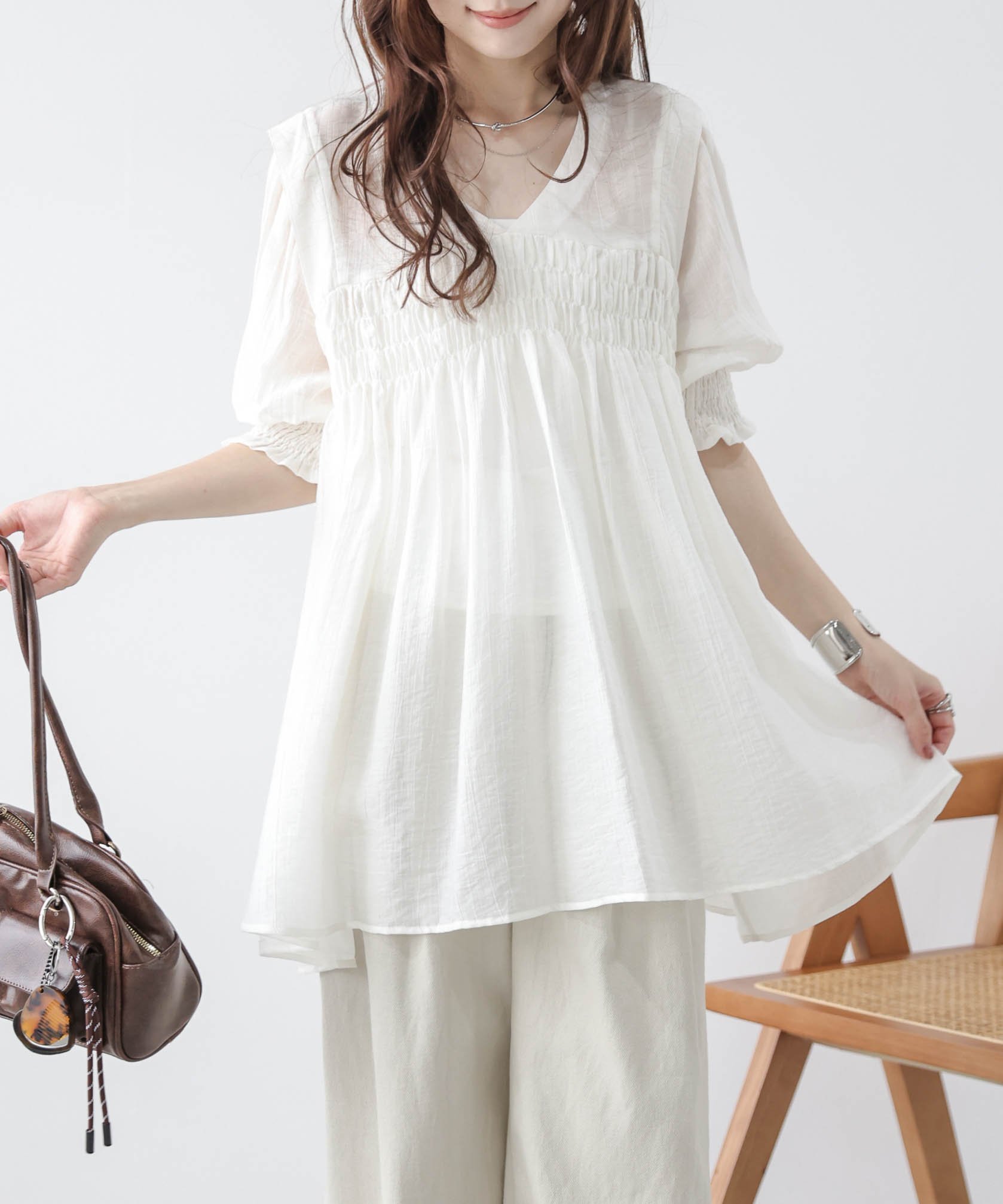 【ラジュール/Lajour】の前後2WAYシャーリングチュニック 大人の最旬トレンドファッション＆コーディネート founy(ファウニー) 　ファッション　Fashion　レディースファッション　Fashion for Women　トップス・カットソー　Cut & Sew Tops　シフォン　Chiffon, Lightweight Fabric　シャーリング　Shirring, Ruched　スリーブ　Sleeve, Long Sleeve / Short Sleeve　チュニック　Tunic, Long Top　フェミニン　Feminine, Girly　フレア　Flare, Flared　エレガント 上品　Elegant　 other-1|ID: prp329100004988077 ipo3291000000037367429