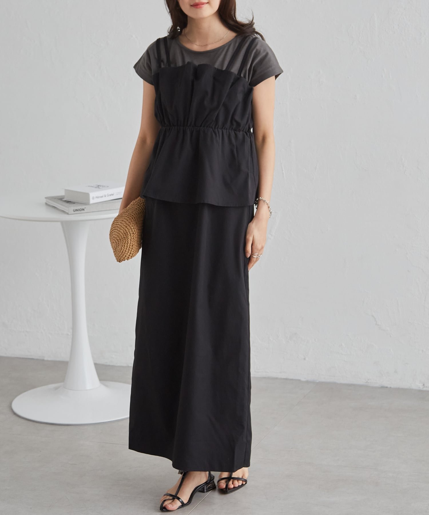 【ラナン/Ranan】のRanan/Wストラップドッキングワンピース インテリア・キッズ・メンズ・レディースファッション・服の通販 founy(ファウニー) 　ファッション　Fashion　レディースファッション　Fashion for Women　ワンピース　Dresses　カットソー　Cut and Sewn Top　ギャザー　Gathered, Ruffled　切替　Switching, Contrast Panel　スリーブ　Sleeve, Long Sleeve / Short Sleeve　セットアップ　Set-Up, Coordinated Outfit　トレンド　Trend, Trending Now　ドッキング　Docking, Mixed Material　ビスチェ　Bustier, Corset Top　フェミニン　Feminine, Girly　フレンチ　French, French Style　ペプラム　Peplum, Flared Hem　ポケット　Pocket, Pocket Detail　羽織　Haori, Light Jacket　リボン　Ribbon, Bow　ロング　Long, Long-Length　再入荷　Restock / Back in Stock　おすすめ　Recommended / Our Picks　旅行　Travel　ビジネス 仕事 通勤　Business / Work / Commuting　チャコール/ブラック|ID: prp329100004988087 ipo3291000000037367603