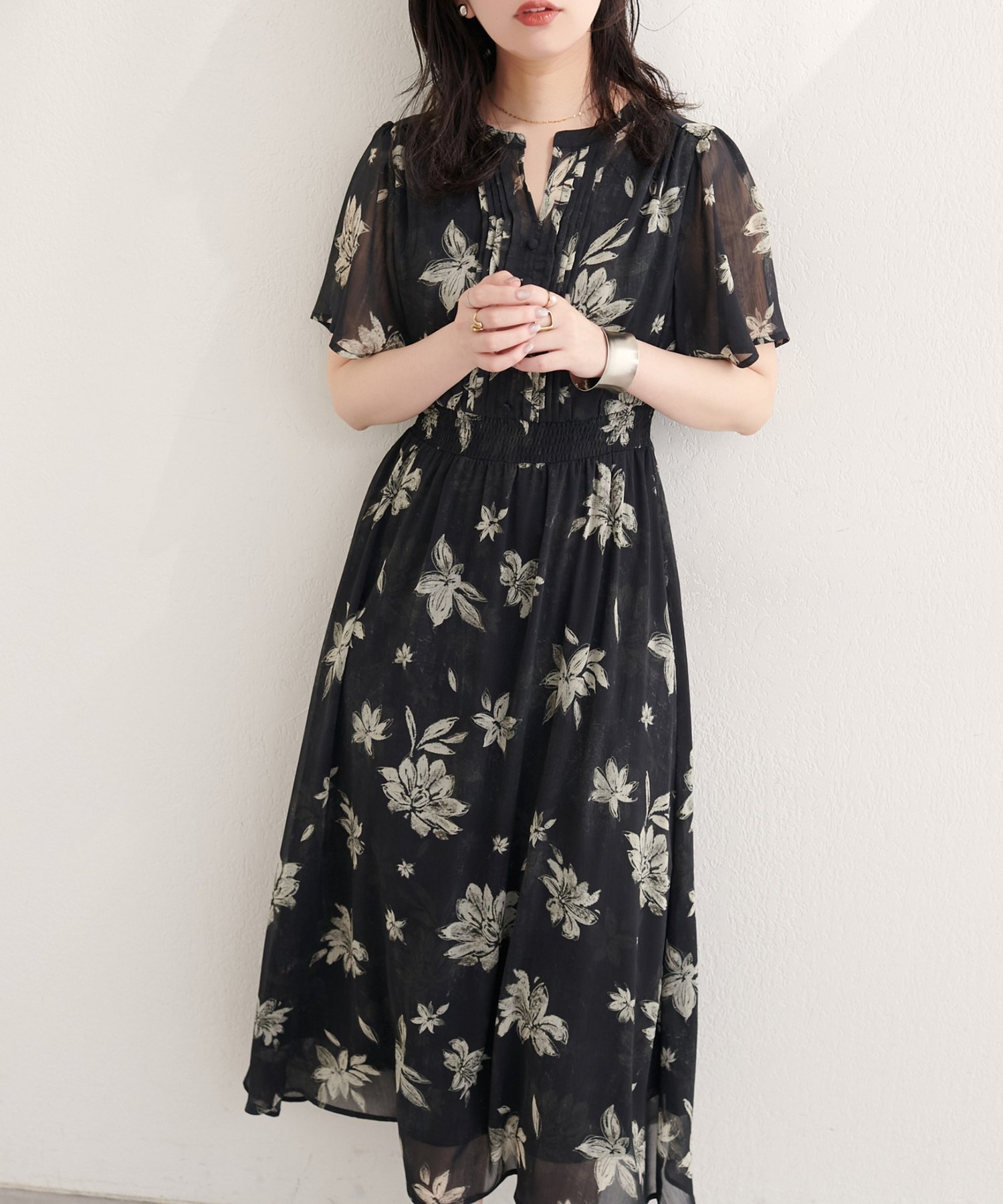 【ナチュラルクチュール/natural couture】のピンタックフレア袖ワンピース インテリア・キッズ・メンズ・レディースファッション・服の通販 founy(ファウニー) 　ファッション　Fashion　レディースファッション　Fashion for Women　ワンピース　Dresses　カーディガン　Cardigan, Knitwear　サンダル　Sandals, Summer Shoes　シェイプ　Shape, Slim Fit　シャーリング　Shirring, Ruched　ジャケット　Jacket, Outerwear　スニーカー　Sneakers, Trainers　ダウン　Down, Puffer　デコルテ　Décolleté, Neckline　フォーマル　Formal, Dressy　フレア　Flare, Flared　帽子　Hat, Headwear　リゾート　Resort, Vacation Style　再入荷　Restock / Back in Stock　おすすめ　Recommended / Our Picks　エレガント 上品　Elegant　2026年　2026　2026春夏・S/S　Spring/Summer 2026 SS26　その他3|ID: prp329100004988095 ipo3291000000037367651