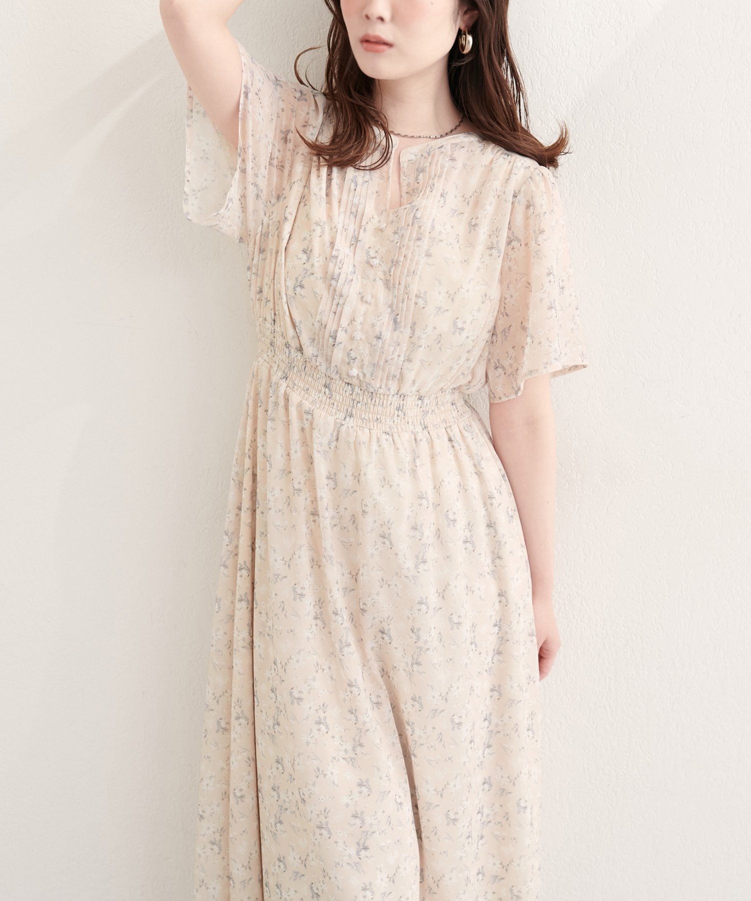 【ナチュラルクチュール/natural couture】のピンタックフレア袖ワンピース インテリア・キッズ・メンズ・レディースファッション・服の通販 founy(ファウニー) 　ファッション　Fashion　レディースファッション　Fashion for Women　ワンピース　Dresses　カーディガン　Cardigan, Knitwear　サンダル　Sandals, Summer Shoes　シェイプ　Shape, Slim Fit　シャーリング　Shirring, Ruched　ジャケット　Jacket, Outerwear　スニーカー　Sneakers, Trainers　ダウン　Down, Puffer　デコルテ　Décolleté, Neckline　フォーマル　Formal, Dressy　フレア　Flare, Flared　帽子　Hat, Headwear　リゾート　Resort, Vacation Style　再入荷　Restock / Back in Stock　おすすめ　Recommended / Our Picks　エレガント 上品　Elegant　2026年　2026　2026春夏・S/S　Spring/Summer 2026 SS26　その他1|ID: prp329100004988095 ipo3291000000037367652