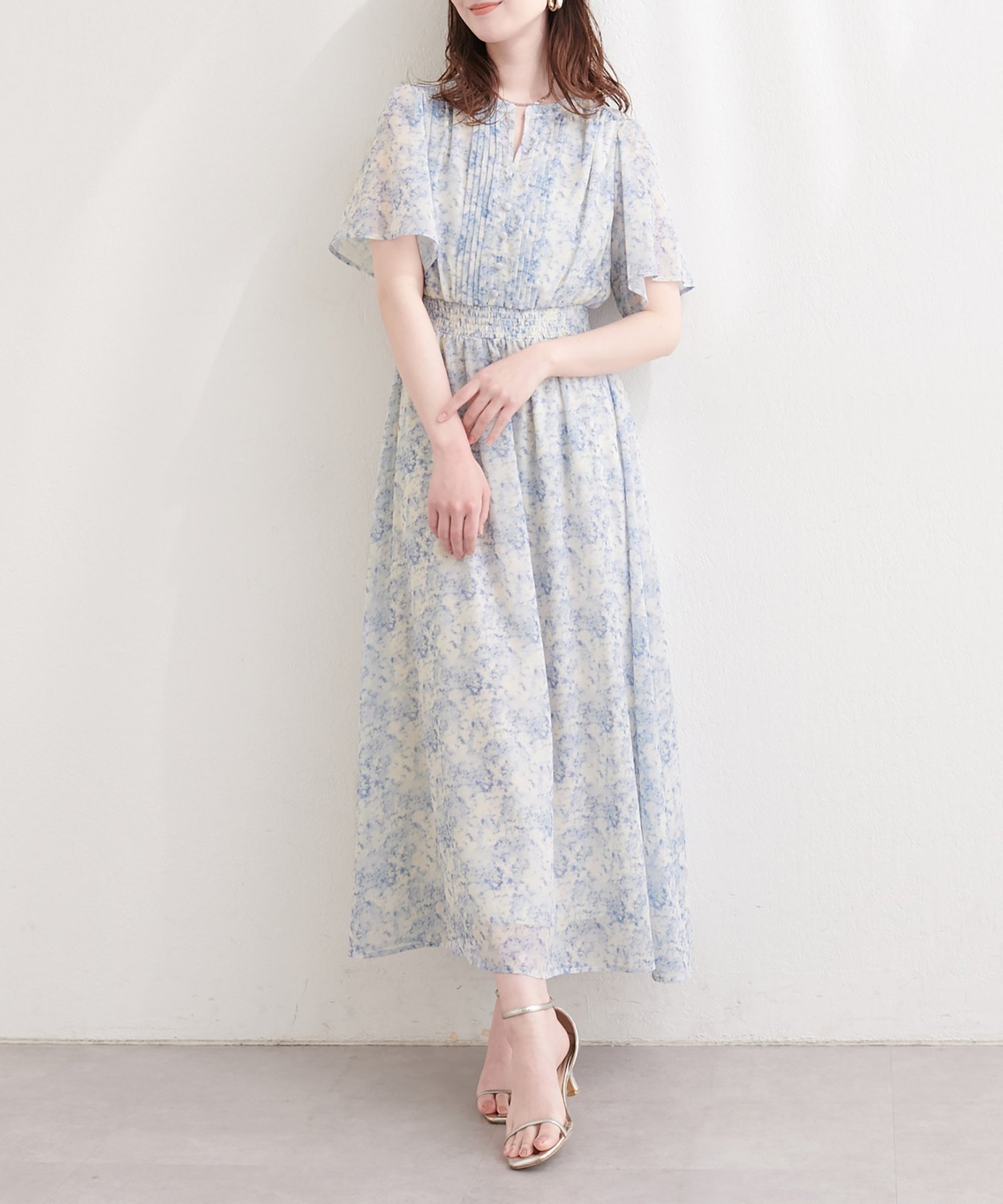 【ナチュラルクチュール/natural couture】のピンタックフレア袖ワンピース インテリア・キッズ・メンズ・レディースファッション・服の通販 founy(ファウニー) 　ファッション　Fashion　レディースファッション　Fashion for Women　ワンピース　Dresses　カーディガン　Cardigan, Knitwear　サンダル　Sandals, Summer Shoes　シェイプ　Shape, Slim Fit　シャーリング　Shirring, Ruched　ジャケット　Jacket, Outerwear　スニーカー　Sneakers, Trainers　ダウン　Down, Puffer　デコルテ　Décolleté, Neckline　フォーマル　Formal, Dressy　フレア　Flare, Flared　帽子　Hat, Headwear　リゾート　Resort, Vacation Style　再入荷　Restock / Back in Stock　おすすめ　Recommended / Our Picks　エレガント 上品　Elegant　2026年　2026　2026春夏・S/S　Spring/Summer 2026 SS26　その他2|ID: prp329100004988095 ipo3291000000037367653
