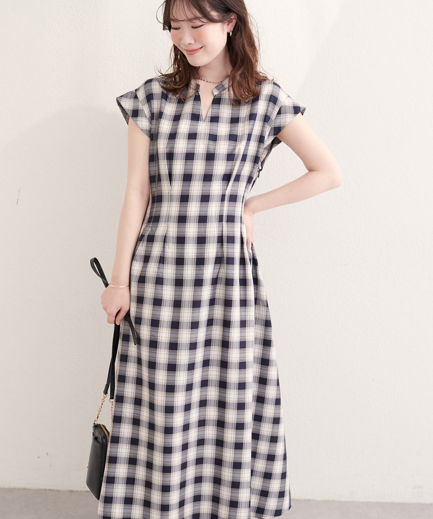 【ナチュラルクチュール/natural couture】のフロントタックスキッパーワンピース インテリア・キッズ・メンズ・レディースファッション・服の通販 founy(ファウニー) 　ファッション　Fashion　レディースファッション　Fashion for Women　ワンピース　Dresses　アクセサリー　Fashion Accessories　サンダル　Sandals, Summer Shoes　シンプル　Simple, Minimal　スキッパー　Skipper, Open Collar　スニーカー　Sneakers, Trainers　スリーブ　Sleeve, Long Sleeve / Short Sleeve　チュニック　Tunic, Long Top　デコルテ　Décolleté, Neckline　ネックレス　Necklace, Pendant Necklace　フレンチ　French, French Style　フロント　Front, Front Design　ポケット　Pocket, Pocket Detail　レギンス　Leggings, Stretch Pants　ワンポイント　One Point, Statement Accent　再入荷　Restock / Back in Stock　エレガント 上品　Elegant　2026年　2026　2026春夏・S/S　Spring/Summer 2026 SS26　その他2|ID: prp329100004988097 ipo3291000000037367665