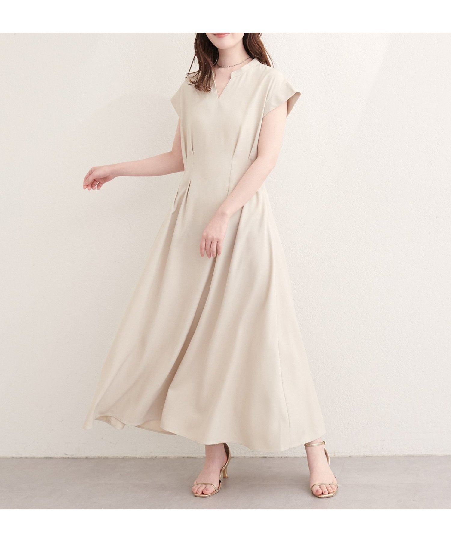 【ナチュラルクチュール/natural couture】のフロントタックスキッパーワンピース インテリア・キッズ・メンズ・レディースファッション・服の通販 founy(ファウニー) 　ファッション　Fashion　レディースファッション　Fashion for Women　ワンピース　Dresses　アクセサリー　Fashion Accessories　サンダル　Sandals, Summer Shoes　シンプル　Simple, Minimal　スキッパー　Skipper, Open Collar　スニーカー　Sneakers, Trainers　スリーブ　Sleeve, Long Sleeve / Short Sleeve　チュニック　Tunic, Long Top　デコルテ　Décolleté, Neckline　ネックレス　Necklace, Pendant Necklace　フレンチ　French, French Style　フロント　Front, Front Design　ポケット　Pocket, Pocket Detail　レギンス　Leggings, Stretch Pants　ワンポイント　One Point, Statement Accent　再入荷　Restock / Back in Stock　エレガント 上品　Elegant　2026年　2026　2026春夏・S/S　Spring/Summer 2026 SS26　ライトベージュ|ID: prp329100004988097 ipo3291000000037367668