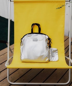 【アダム エ ロペ/ADAM ET ROPE'】の【HUNTER for ADAM ET ROPE 】別注 TRAVEL MULTI FUNCTION TOTE 大人の最旬トレンドファッション＆コーディネート founy(ファウニー) ファッション Fashion レディースファッション Fashion for Women バッグ Bags 春 Spring シルバー Silver, Metallic Silver トラベル Travel, Travel Gear フィット Fit, Slim Fit フレーム Frame, Outline プリント Print, Printed Pattern ポーチ Pouch, Small Case 別注 Limited Edition, Custom Order ラップ Wrap, Wrap Design リバーシブル Reversible, Two-Sided S/S・春夏 SS, Spring/Summer, Warm Season 夏 Summer 旅行 Travel 2026年 2026 2026春夏・S/S Spring/Summer 2026 SS26 |ID:prp329100004988121