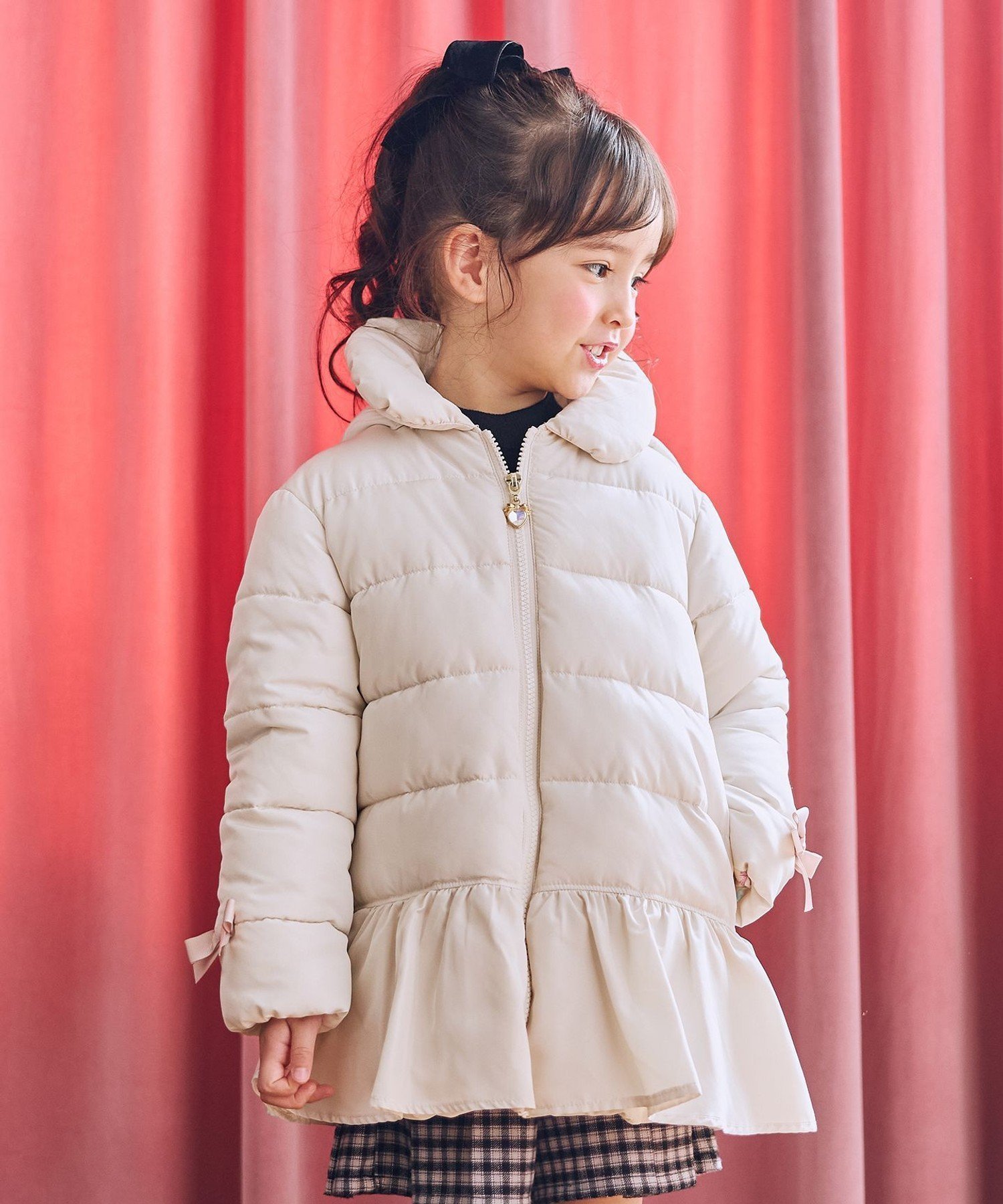 【エニー/ANY / KIDS】の【フード取り外し/洗濯機可能】中綿フリル リボンコート インテリア・キッズ・メンズ・レディースファッション・服の通販 founy(ファウニー) 　ファッション　Fashion　キッズファッション　Fashion for Kids　アウター　Coat Outerwear /Kids　洗える　Machine Washable　チャーム　Charm, Pendant　フリル　Frill, Ruffle　フレア　Flare, Flared　ポケット　Pocket, Pocket Detail　防寒　Cold Protection, Winter-Ready　リボン　Ribbon, Bow　冬　Winter / This Winter　エクリュ[002]|ID: prp329100004988191 ipo3291000000037368398