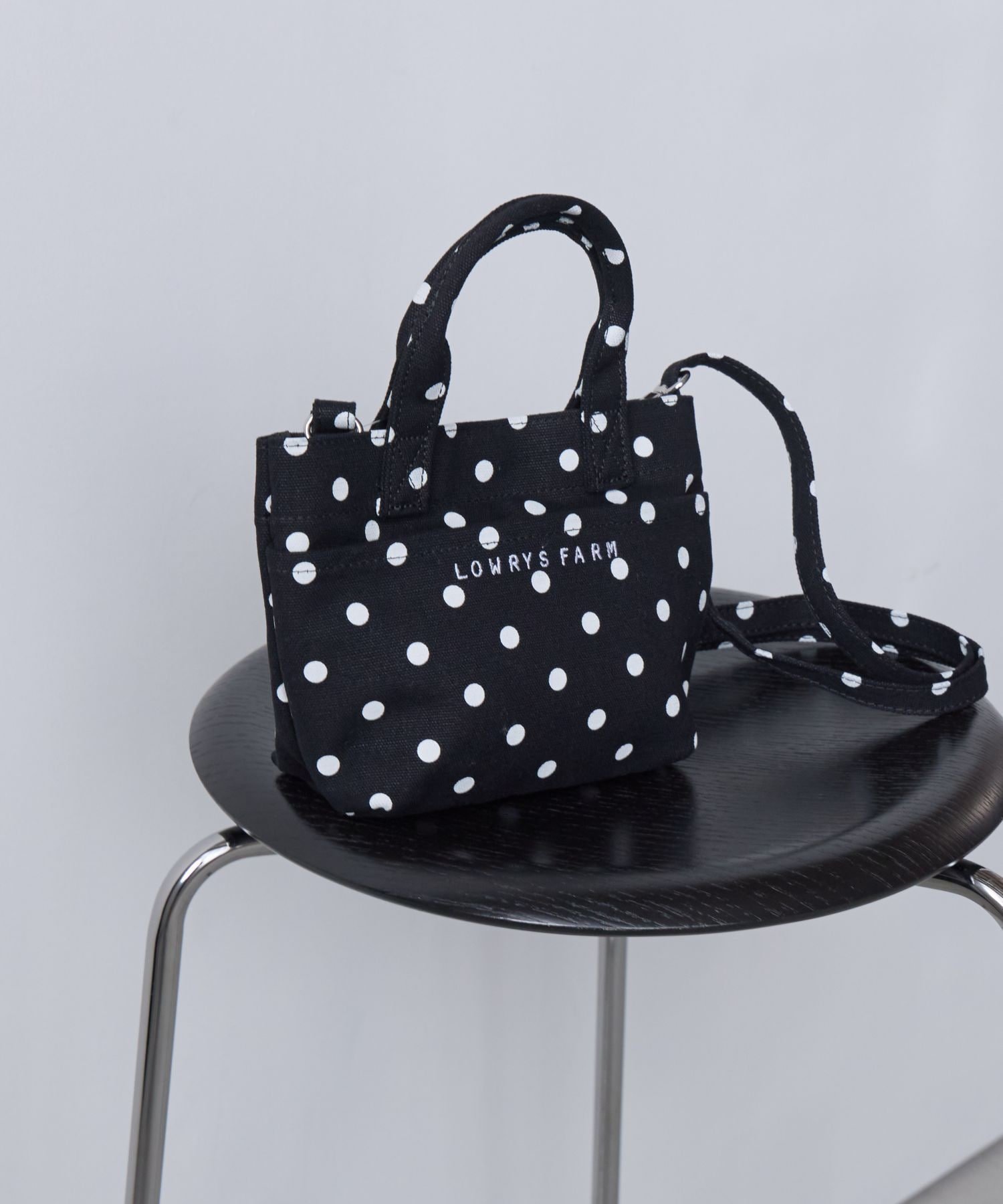 【ローリーズファーム/LOWRYS FARM / KIDS】の2WAYミニト-トBAG インテリア・キッズ・メンズ・レディースファッション・服の通販 founy(ファウニー) 　ファッション　Fashion　キッズファッション　Fashion for Kids　ショルダー　Shoulder, Shoulder Strap　定番　Standard, Basic Item　黒ベースドット|ID: prp329100004988320 ipo3291000000037369272