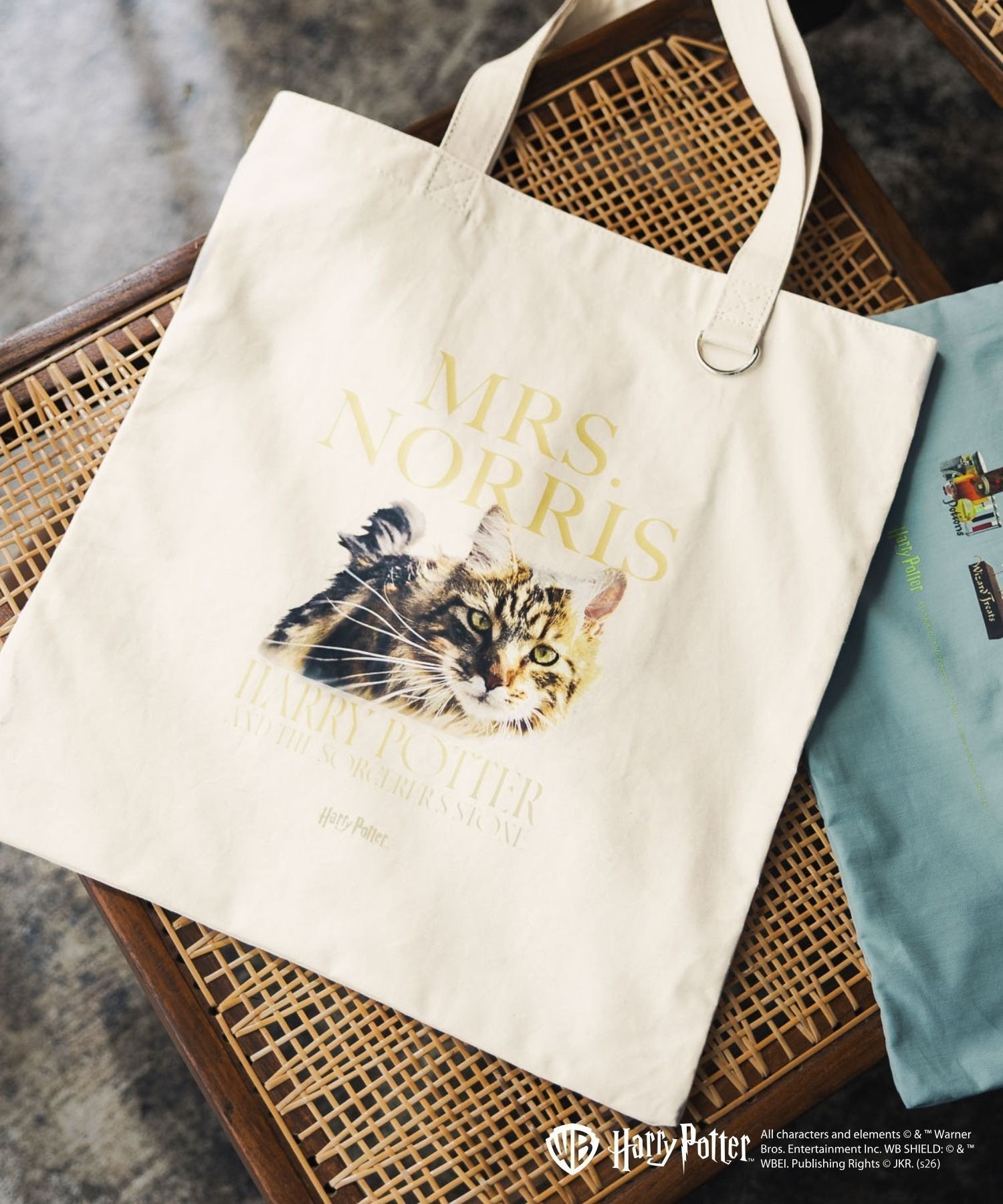 【グローバルワーク/GLOBAL WORK / KIDS】のHarry PotterキャンバストートBAG/キッズ/670154 インテリア・キッズ・メンズ・レディースファッション・服の通販 founy(ファウニー) 　ファッション　Fashion　キッズファッション　Fashion for Kids　おすすめ　Recommended / Our Picks　コラボ　Collaboration, Collab　チャーム　Charm, Pendant　ツイル　Twist, Twisted Detail　モチーフ　Motif, Design Theme　ビジネス 仕事 通勤　Business / Work / Commuting　ナチュラル05|ID: prp329100004988415 ipo3291000000037369784
