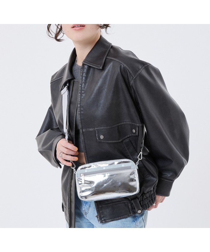 【レスポートサック/LeSportsac】の【公式】レスポートサック ショルダーバッグ 2920LC52 LeSportsac インテリア・キッズ・メンズ・レディースファッション・服の通販 founy(ファウニー) https://founy.com/ ファッション Fashion レディースファッション Fashion for Women スポーツウェア Functional & Stylish Sportswear スポーツバッグ・ジム用ポーチ・バックパック Gym Bag / Sports Backpack / Pouch for Training アウトドア Outdoor Clothing アクセサリー Fashion Accessories クラッチ Clutch, Clutch Bag コレクション Collection, Seasonal Line コンパクト Compact, Small Size 軽量 Lightweight, Ultra Light シルバー Silver, Metallic Silver スクエア Square, Square Shape スマート Smart, Elegant 財布 Wallet, Purse ポケット Pocket, Pocket Detail ポシェット Pochette, Mini Bag ポーチ Pouch, Small Case ラップ Wrap, Wrap Design おすすめ Recommended / Our Picks 旅行 Travel |ID: prp329100004988569 ipo3291000000037370825