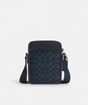 【コーチ/COACH / MEN】の【公式】サリバン クロスボディ バッグ・シグネチャー キャンバス 大人の最旬トレンドファッション＆コーディネート founy(ファウニー) ファッション Fashion メンズファッション Fashion for Men バッグ Bags キャンバス Canvas, Canvas Fabric シューズ Shoes, Footwear ジップ Zip, Zipper ポケット Pocket, Pocket Detail ラップ Wrap, Wrap Design 財布 Wallet, Purse |ID:prp329100004988611