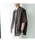 【アーバンリサーチ ドアーズ/URBAN RESEARCH DOORS / MEN】の『吸水速乾』セオアルファバンドカラーショートスリーブシャツ 大人の最旬トレンドファッション＆コーディネート founy(ファウニー) ファッション Fashion メンズファッション Fashion for Men 2026年 2026 2026春夏・S/S Spring/Summer 2026 SS26 おすすめ Recommended / Our Picks サンダル Sandals, Summer Shoes スニーカー Sneakers, Trainers リラックス Relax, Relaxed Fit ワイド Wide, Wide Fit 人気 Popular, Best Seller 吸水 Absorbent, Quick-Dry 夏 Summer S/S・春夏 SS, Spring/Summer, Warm Season thumbnail ブラウン|ID: prp329100004988643 ipo3291000000037371191