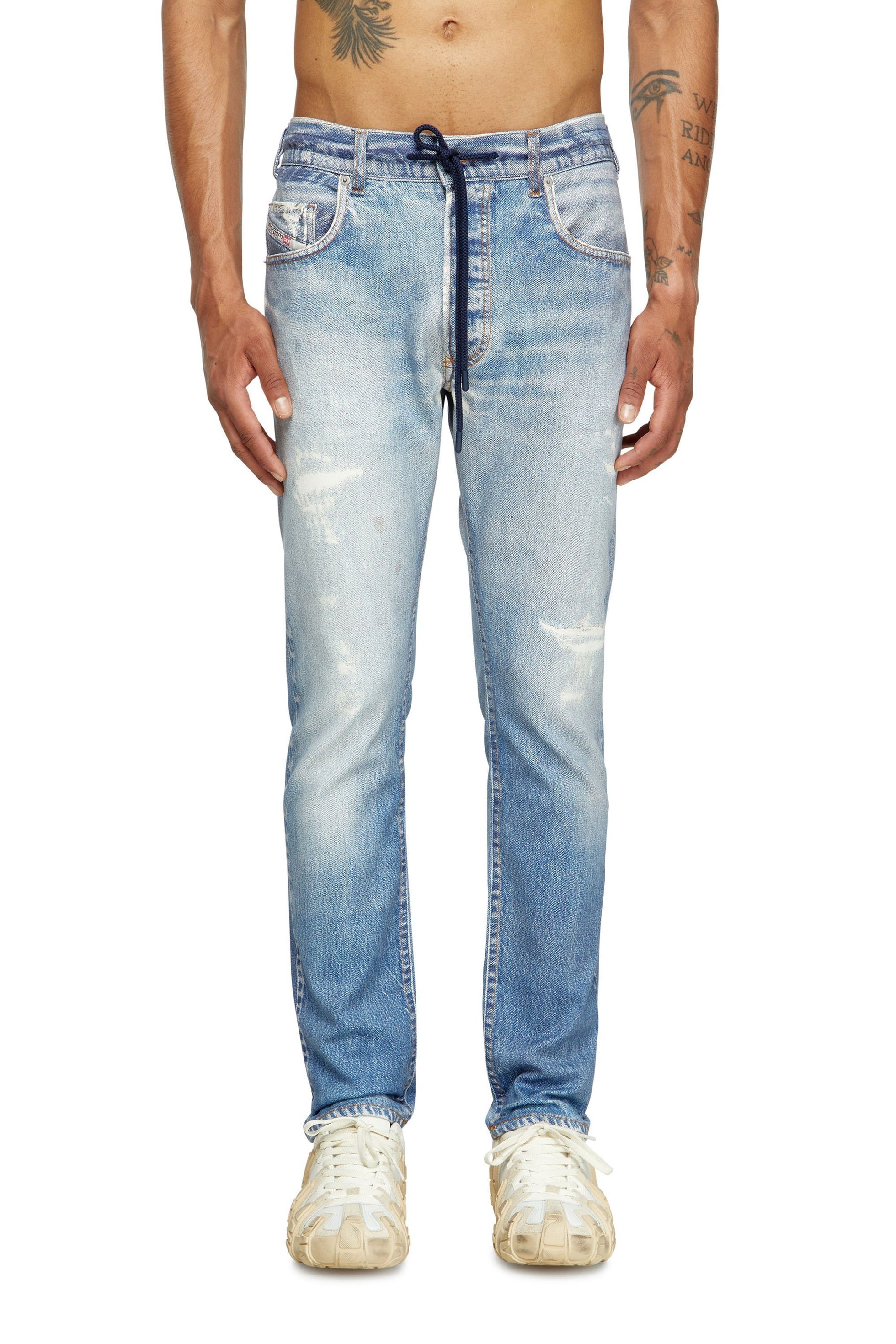 【ディーゼル/DIESEL / MEN】のメンズ デニムパンツ ジョグジーンズ 2032 D-KROOLEY-B JOGG インテリア・キッズ・メンズ・レディースファッション・服の通販 founy(ファウニー) 　ファッション　Fashion　メンズファッション　Fashion for Men　ボトムス　Bottoms　デニムパンツ・ジーンズ　Denim Pants　クール　Cool, Chic　ストレッチ　Stretch, Stretchy Fabric　デニム　Denim, Jeans Material　フィット　Fit, Slim Fit　ブリーチ　Bleach, Washed Finish　ポケット　Pocket, Pocket Detail　メンズ　Men's, Menswear　レギュラー　Regular, Standard Fit　ライトインディゴブルー|ID: prp329100004988677 ipo3291000000037371470