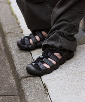 【キーン/KEEN / MEN】のMEN HYPERPORT H2 メンズ ハイパーポート エイチツー 大人の最旬トレンドファッション＆コーディネート founy(ファウニー) ファッション Fashion メンズファッション Fashion for Men アウトドア Outdoor Clothing ウォッシャブル Machine Washable クッション Cushion, Throw Pillow 軽量 Lightweight, Ultra Light サンダル Sandals, Summer Shoes シューズ Shoes, Footwear スニーカー Sneakers, Trainers スリッポン Slip-On, Loafer フィット Fit, Slim Fit メンズ Men's, Menswear ライニング Inner Lining, Inner Fabric, Lined ラバー Rubber, Rubber Sole 旅行 Travel |ID:prp329100004988707