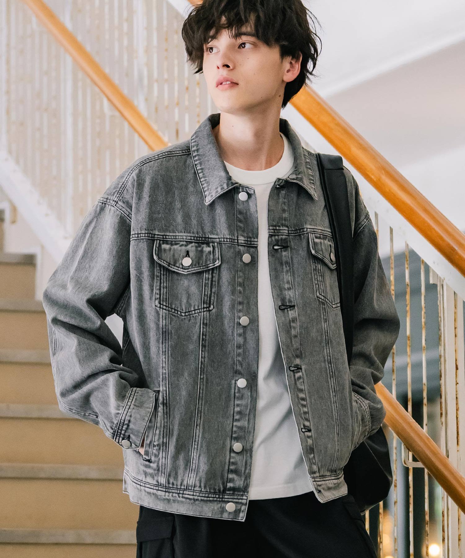 【ロッキーモンロー/Rocky Monroe】のオーバーサイズヴィンテージライク3rdタイプデニムジャケット インテリア・キッズ・メンズ・レディースファッション・服の通販 founy(ファウニー) 　ファッション　Fashion　レディースファッション　Fashion for Women　アウター　Coat / Outerwear Collection　レディースジャケット・軽アウター　Jackets　デニムジャケット / カジュアルアウター　Denim Jackets　ヴィンテージ　Vintage Style　カーゴパンツ　Cargo Pants, Utility Pants　ケミカル　Chemical, Chemical Wash　シンプル　Simple, Minimal　ジャケット　Jacket, Outerwear　スラックス　Slacks, Dress Pants　デニム　Denim, Jeans Material　フラップ　Flap, Flap Pocket　フレア　Flare, Flared　フロント　Front, Front Design　ポケット　Pocket, Pocket Detail　メンズ　Men's, Menswear　ユーズド　Used, Vintage-Look　ロング　Long, Long-Length　ワイド　Wide, Wide Fit　おすすめ　Recommended / Our Picks　ブラックケミカル|ID: prp329100004988718 ipo3291000000037371673