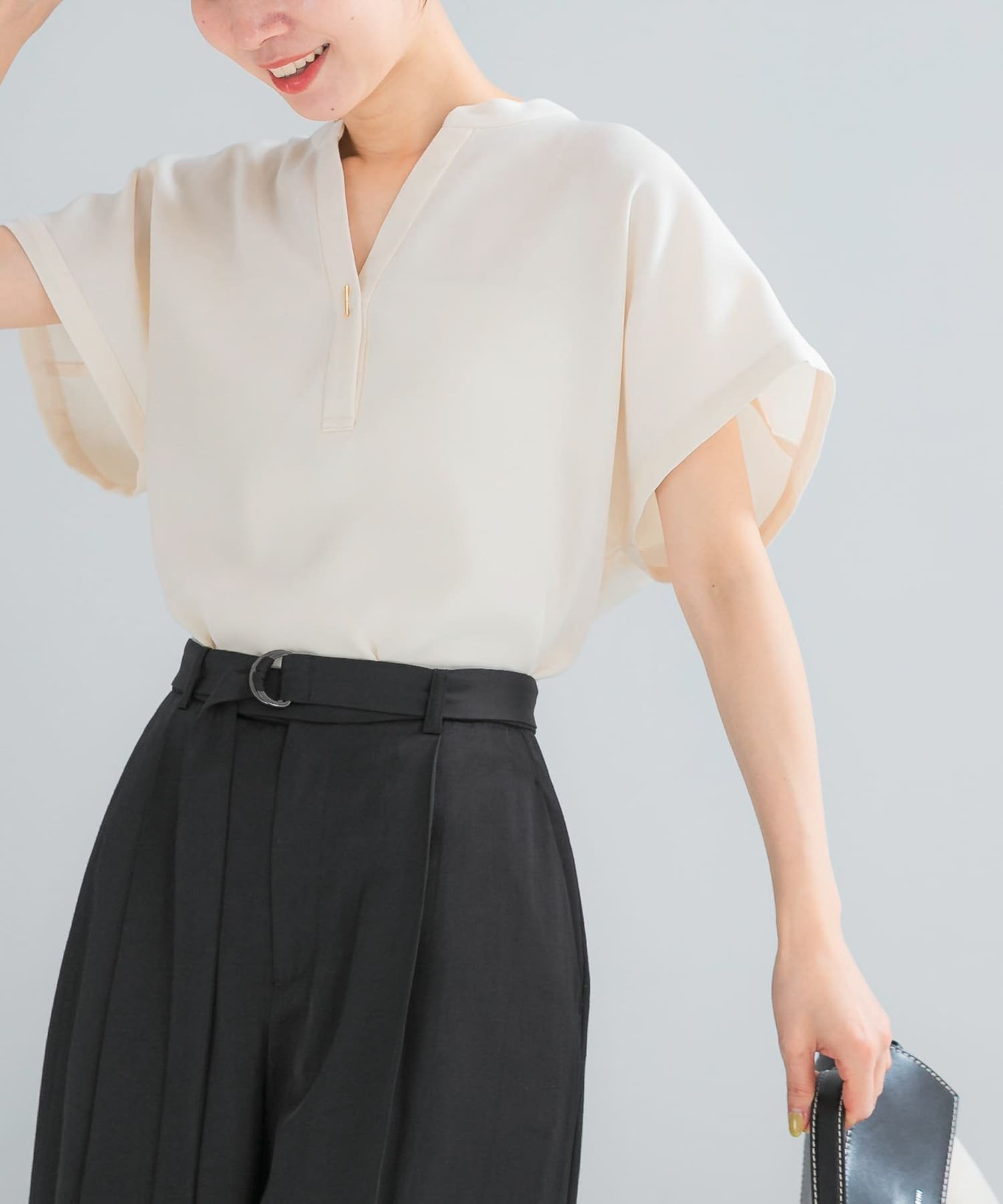【アーバンリサーチ ロッソ/URBAN RESEARCH ROSSO】の『セットアップ対応』 UVカット/接触冷感 バンドカラー プルオーバー 大人の最旬トレンドファッション＆コーディネート founy(ファウニー) 　ファッション　Fashion　レディースファッション　Fashion for Women　トップス・カットソー　Cut & Sew Tops　カジュアルプルオーバー・ニットトップス　Pullovers & Knit Tops / Casual Pullovers　スキッパー　Skipper, Open Collar　スリット　Slit, Slit Detail　スリーブ　Sleeve, Long Sleeve / Short Sleeve　セットアップ　Set-Up, Coordinated Outfit　フレンチ　French, French Style　フロント　Front, Front Design　メタル　Metal, Metal Parts　S/S・春夏　SS, Spring/Summer, Warm Season　おすすめ　Recommended / Our Picks　夏　Summer　エレガント 上品　Elegant　2026年　2026　2026春夏・S/S　Spring/Summer 2026 SS26　 other-1|ID: prp329100004989446 ipo3291000000037373360
