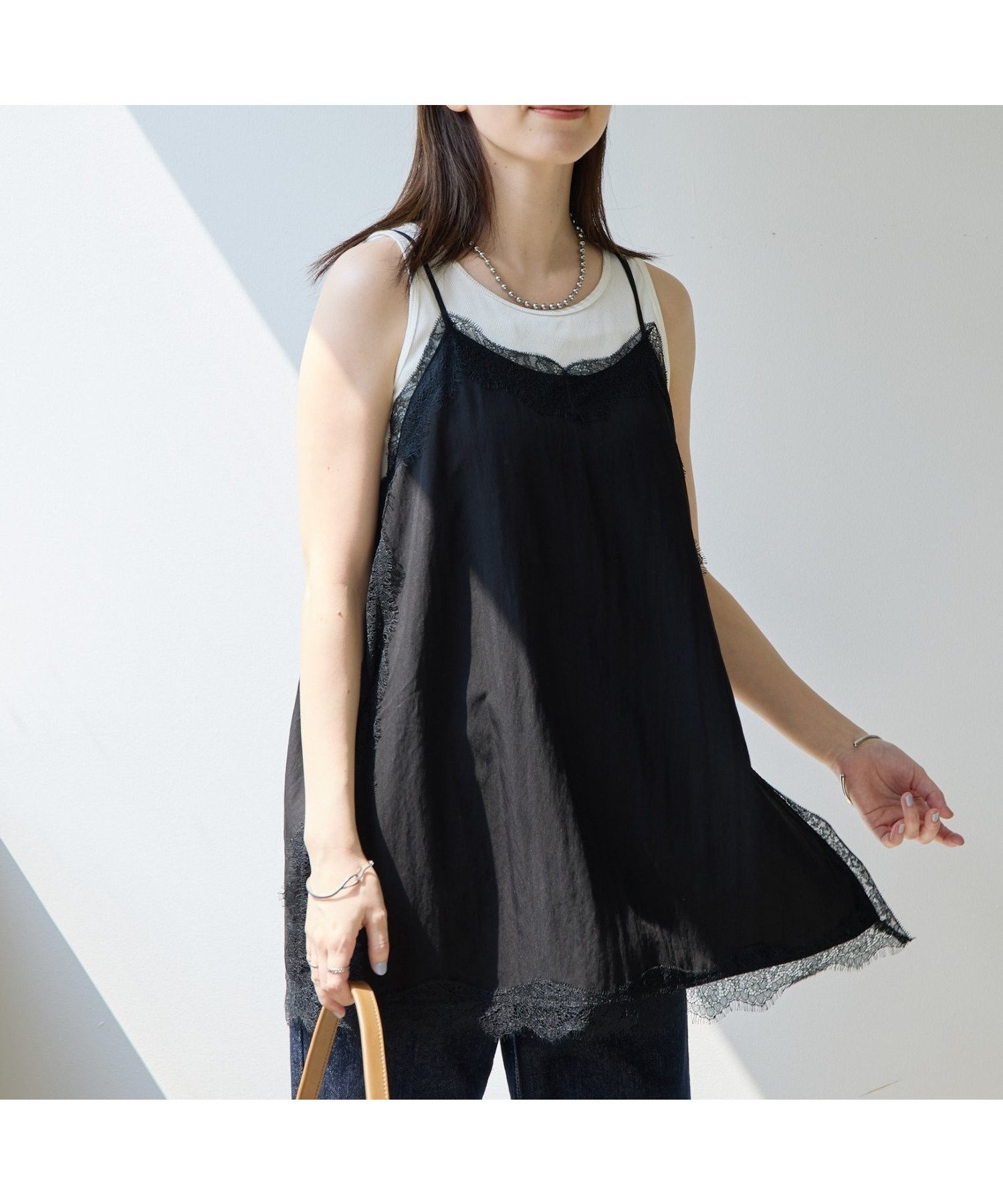 【ディスコート/Discoat】の【Noka】サイドレースキャミチュニック インテリア・キッズ・メンズ・レディースファッション・服の通販 founy(ファウニー) 　ファッション　Fashion　レディースファッション　Fashion for Women　トップス・カットソー　Cut & Sew Tops　キャミソール&ノースリーブ　Camisoles & Sleeveless Tops　2026年　2026　2026春夏・S/S　Spring/Summer 2026 SS26　おすすめ　Recommended / Our Picks　とろみ　Fluid, Flowy Fabric　インナー　Innerwear　ジャケット　Jacket, Outerwear　スラックス　Slacks, Dress Pants　スリット　Slit, Slit Detail　タンク　Tank Top, Sleeveless Top　チュニック　Tunic, Long Top　レース　Lace, Lace Fabric　ロング　Long, Long-Length　ワイド　Wide, Wide Fit　半袖　Short Sleeve, Half Sleeve　夏　Summer　春　Spring　秋　Autumn　長袖　Long Sleeve, Full Sleeve　ブラック|ID: prp329100004989448 ipo3291000000037373385