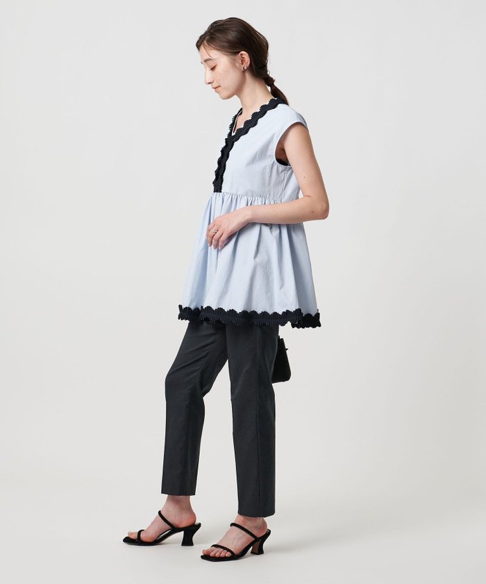 【ユナイテッドアローズ/UNITED ARROWS】のタックプリーツフリル Vネックノースリーブブラウス - UVカット 接触冷感 吸水速乾 ウォッシャブル - インテリア・キッズ・メンズ・レディースファッション・服の通販 founy(ファウニー) https://founy.com/ ファッション Fashion レディースファッション Fashion for Women トップス・カットソー Cut & Sew Tops キャミソール&ノースリーブ Camisoles & Sleeveless Tops シャツ・ブラウス・オフィスカジュアル Elegant Blouses & Button-Ups Vネックトップス V-Neck Tops / V-Cut Neckline Shirts ウォッシャブル Machine Washable 洗える Machine Washable ギャザー Gathered, Ruffled 吸水 Absorbent, Quick-Dry タイプライター Typewriter Fabric, Crisp Cotton ノースリーブ Sleeveless, No-Sleeve フロント Front, Front Design プリーツ Pleats, Pleated ペプラム Peplum, Flared Hem リラックス Relax, Relaxed Fit ワイド Wide, Wide Fit アウトレット Outlet / Clearance おすすめ Recommended / Our Picks エレガント 上品 Elegant |ID: prp329100004989538 ipo3291000000037374053