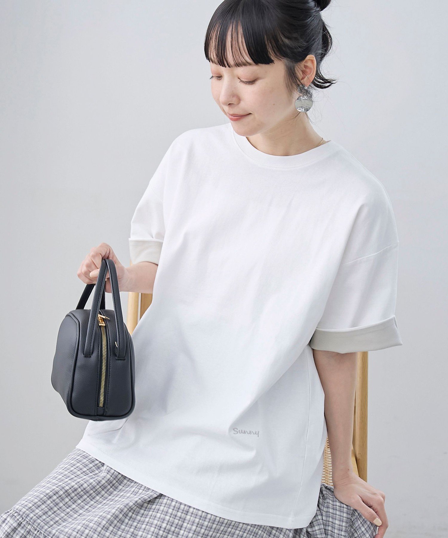 【コーエン/COEN】の袖裏配色 ロゴ刺繍Tシャツ インテリア・キッズ・メンズ・レディースファッション・服の通販 founy(ファウニー) 　ファッション　Fashion　レディースファッション　Fashion for Women　トップス・カットソー　Cut & Sew Tops　シャツ・ブラウス・オフィスカジュアル　Elegant Blouses & Button-Ups　ロングTシャツ・Tシャツ　Longline T-Shirts & Tees　インナー　Innerwear　厚底　Platform Shoes　シンプル　Simple, Minimal　スニーカー　Sneakers, Trainers　デニム　Denim, Jeans Material　トレンド　Trend, Trending Now　バランス　Balance, Style Balance　ビスチェ　Bustier, Corset Top　フロント　Front, Front Design　ボトム　Bottoms, Lower Wear　おすすめ　Recommended / Our Picks　夏　Summer　2026年　2026　2026春夏・S/S　Spring/Summer 2026 SS26　OFF WHITE|ID: prp329100004989592 ipo3291000000037374597