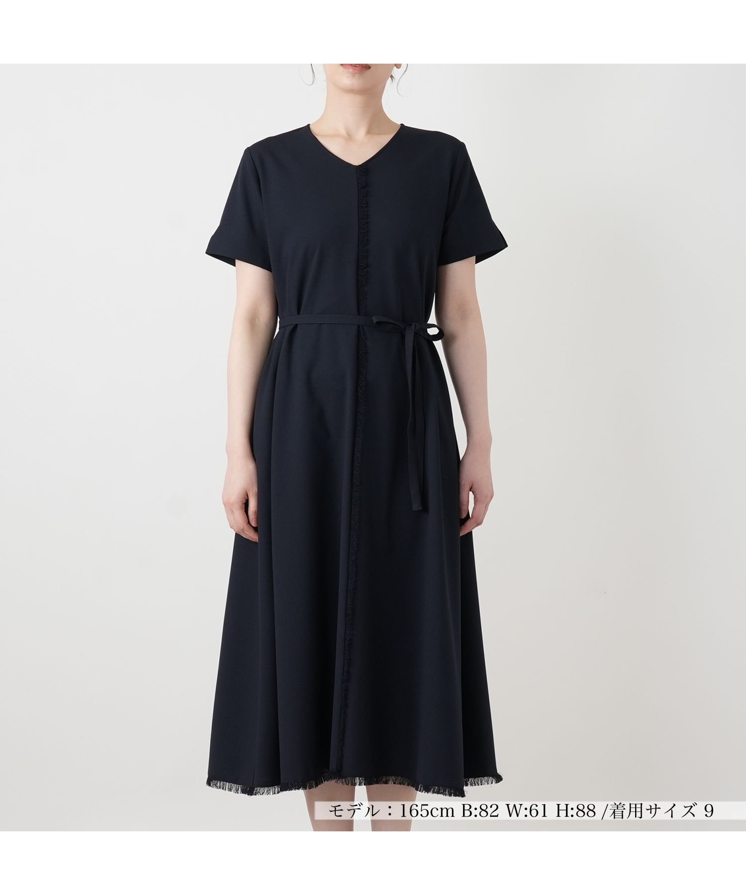 【レリアン/LEILIAN】のVネックフレアワンピース インテリア・キッズ・メンズ・レディースファッション・服の通販 founy(ファウニー) 　ファッション　Fashion　レディースファッション　Fashion for Women　ワンピース　Dresses　ウォッシャブル　Machine Washable　シンプル　Simple, Minimal　スリット　Slit, Slit Detail　フリンジ　Fringe, Tassel　フロント　Front, Front Design　ヘムライン　Hemline, Bottom Cut　ポケット　Pocket, Pocket Detail　夏　Summer　ネイビー|ID: prp329100004989705 ipo3291000000037375254
