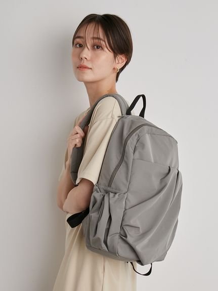 【エミ/emmi】の【ONLINE限定カラー】eco 撥水ギャザーボディーバックパック インテリア・キッズ・メンズ・レディースファッション・服の通販 founy(ファウニー) 　雑誌掲載アイテム　Magazine Picks & Fashion Features　ファッション雑誌　Fashion Magazines　ビジンヒャッカ　美人百花　バイラ　BAILA　クラッシィ　CLASSY.　オトナミューズ　otona MUSE　ファッション　Fashion　レディースファッション　Fashion for Women　バッグ　Bags　春　Spring　ギャザー　Gathered, Ruffled　コンパクト　Compact, Small Size　11月号　November Issue　12月号　December Issue　スマート　Smart, Elegant　雑誌　Magazine, Fashion Magazine　タンブラー　Tumbler, Travel Mug　8月号　August Issue, Aug. Edition　ポケット　Pocket, Pocket Detail　おすすめ　Recommended / Our Picks　夏　Summer　ギフト プレゼント　Gift / Present　ビジネス 仕事 通勤　Business / Work / Commuting　OLV[027]|ID: prp329100004989767 ipo3291000000037375646