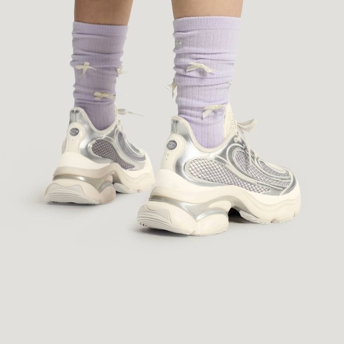 【アディダス/adidas】の【公式】アディダス adidas 返品可 オズヴィーナス / OZVENUZ W インテリア・キッズ・メンズ・レディースファッション・服の通販 founy(ファウニー) https://founy.com/ ファッション Fashion レディースファッション Fashion for Women コレクション Collection, Seasonal Line スニーカー Sneakers, Trainers フィット Fit, Slim Fit レギュラー Regular, Standard Fit |ID: prp329100004989776 ipo3291000000037375692