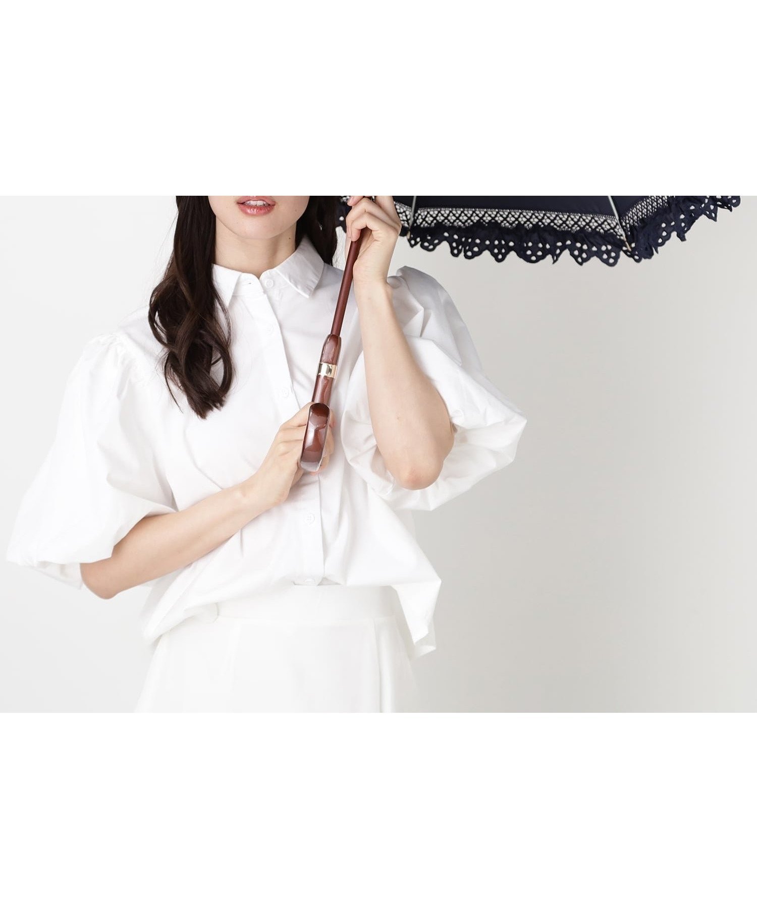 【ムーンバット/MOONBAT】のPOLO RALPH LAUREN/晴雨兼用日傘 エンブフリル 長傘 インテリア・キッズ・メンズ・レディースファッション・服の通販 founy(ファウニー) 　ファッション　Fashion　レディースファッション　Fashion for Women　レイングッズ・傘・晴雨兼用傘　Umbrellas & Rain Gear　エレガント 上品　Elegant　フリル　Frill, Ruffle　レーシー　Lacy, Lace-Like　傘　Umbrella, Parasol　日傘　Parasol, UV Umbrella　ネイビーブルー|ID: prp329100004989786 ipo3291000000037375738