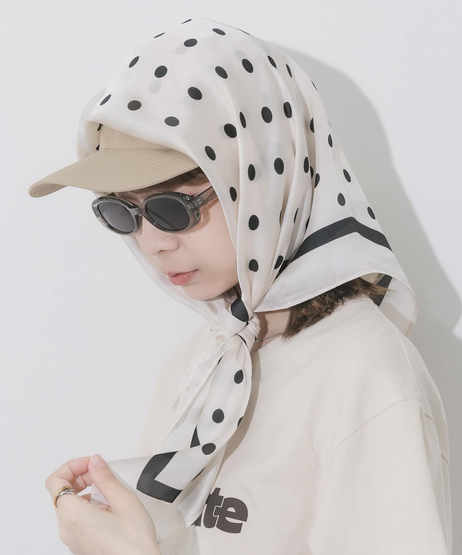 【スメリー/SMELLY】のアソートビッグスカーフ インテリア・キッズ・メンズ・レディースファッション・服の通販 founy(ファウニー) 　ファッション　Fashion　レディースファッション　Fashion for Women　2025年　2025　2025春夏・S/S　Spring/Summer 2025 SS25　アクセサリー　Fashion Accessories　スカーフ　Scarf, Neckwear　夏　Summer　S/S・春夏　SS, Spring/Summer, Warm Season　ホワイト系その他|ID: prp329100004989787 ipo3291000000037375748
