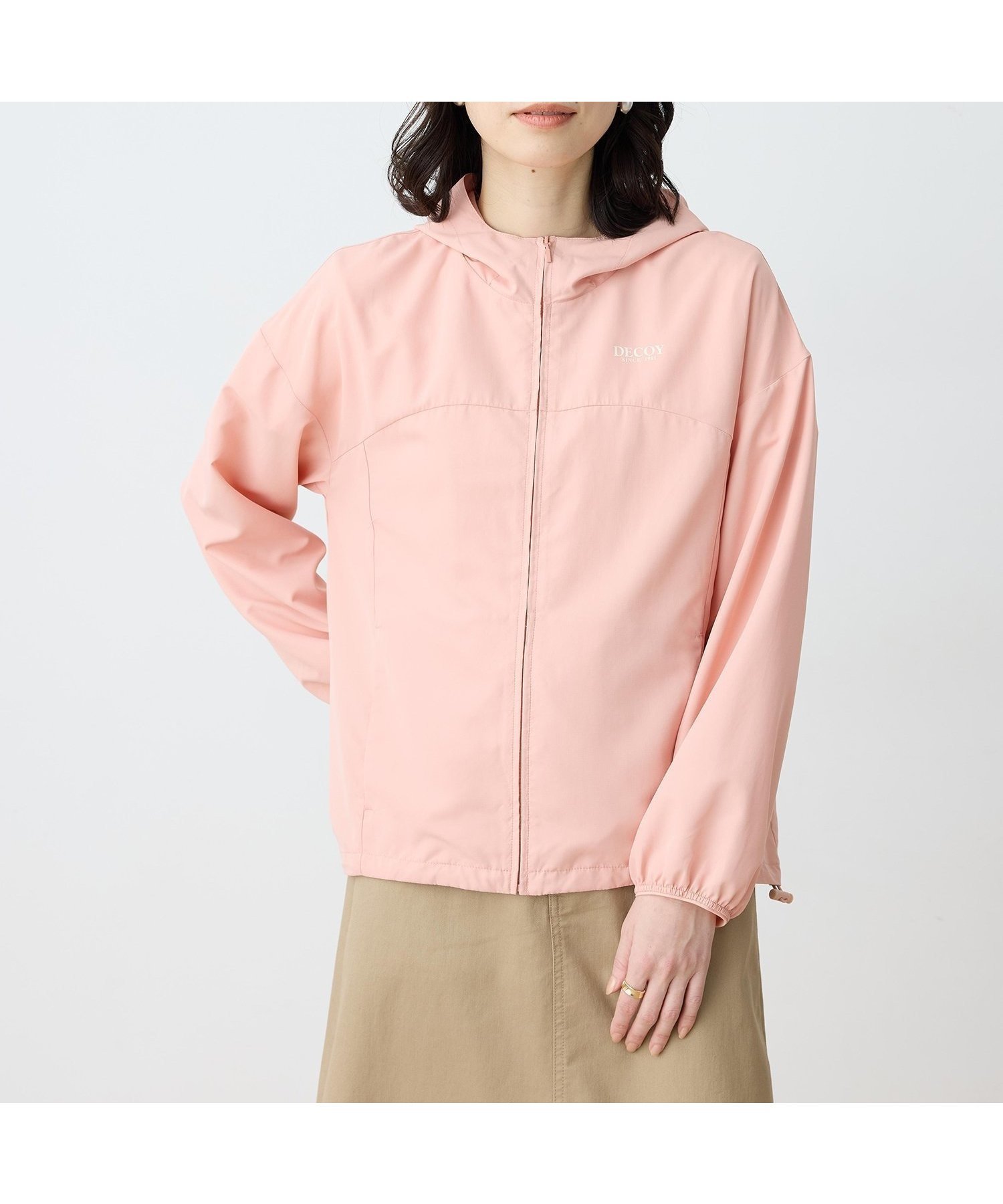 【デコイ/DECOY Since1981】のパッカブルパーカー【軽量】 インテリア・キッズ・メンズ・レディースファッション・服の通販 founy(ファウニー) 　ファッション　Fashion　レディースファッション　Fashion for Women　トップス・カットソー　Cut & Sew Tops　レディースパーカー・カジュアルフーディー　Casual Hoodies & Sweatshirts　おすすめ　Recommended / Our Picks　ダウン　Down, Puffer　ドローコード　Drawcord, Drawstring Cord　パーカー　Hoodie, Parka　ワンポイント　One Point, Statement Accent　巾着　Drawstring Bag, Kinchaku　旅行　Travel　軽量　Lightweight, Ultra Light　サーモンピンク|ID: prp329100004990022 ipo3291000000037377011