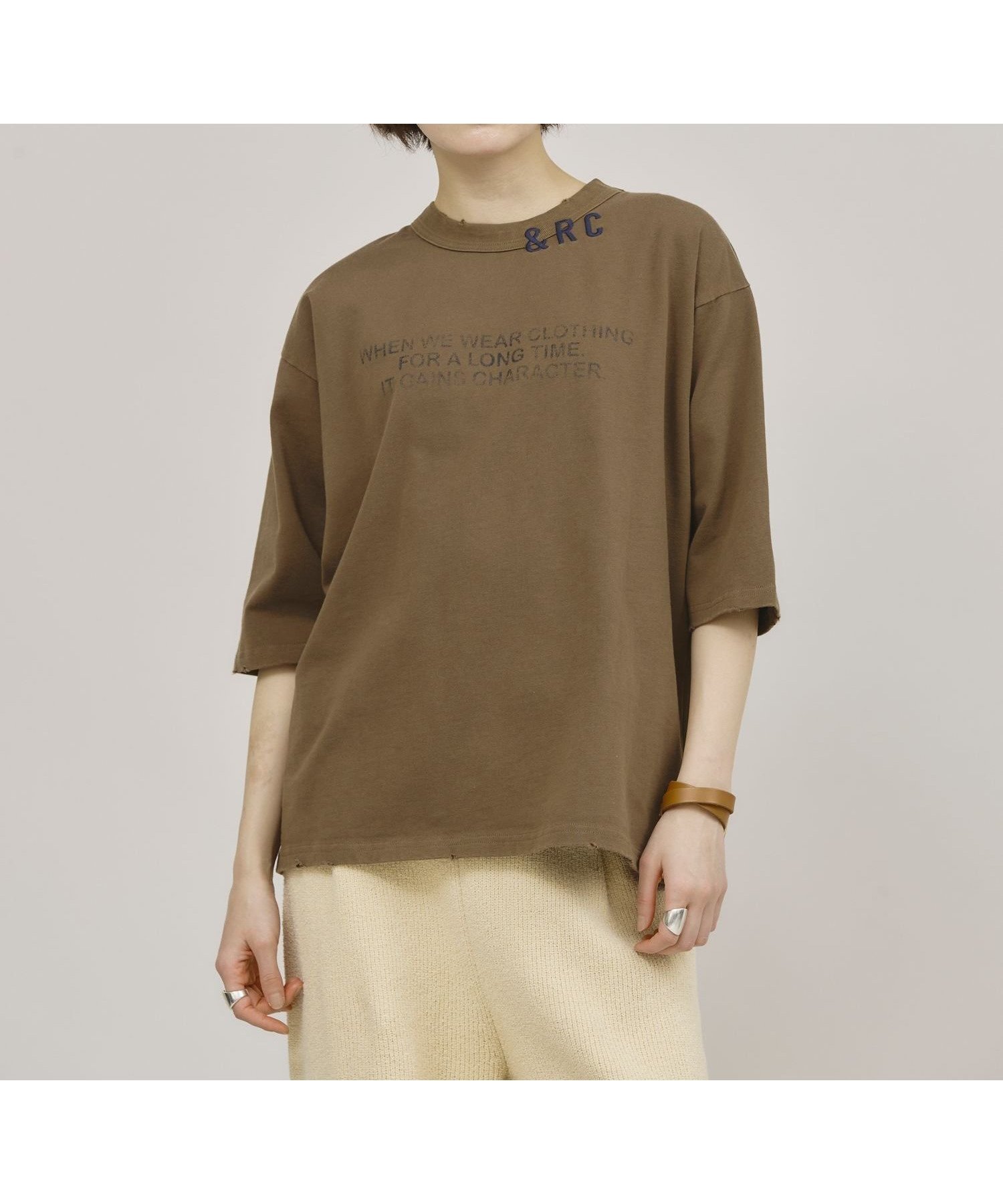 【カレンソロジー/Curensology】の【UNIVERSAL OVERALL】別注ショートスリーブTシャツ インテリア・キッズ・メンズ・レディースファッション・服の通販 founy(ファウニー) 　ファッション　Fashion　レディースファッション　Fashion for Women　トップス・カットソー　Cut & Sew Tops　シャツ・ブラウス・オフィスカジュアル　Elegant Blouses & Button-Ups　ロングTシャツ・Tシャツ　Longline T-Shirts & Tees　エレガント 上品　Elegant　キャラクター　Character, Licensed Characters　クラッシュ　Distressed, Crashed Style　ショート　Short, Short Length　シンプル　Simple, Minimal　スペシャル　Special, Limited Edition　スリーブ　Sleeve, Long Sleeve / Short Sleeve　デニム　Denim, Jeans Material　バランス　Balance, Style Balance　フロント　Front, Front Design　プリント　Print, Printed Pattern　別注　Limited Edition, Custom Order　ミリタリー　Military, Army Style　ワーク　Workwear, Utility Style　【NEW】ブラウン53|ID: prp329100004990041 ipo3291000000037377142