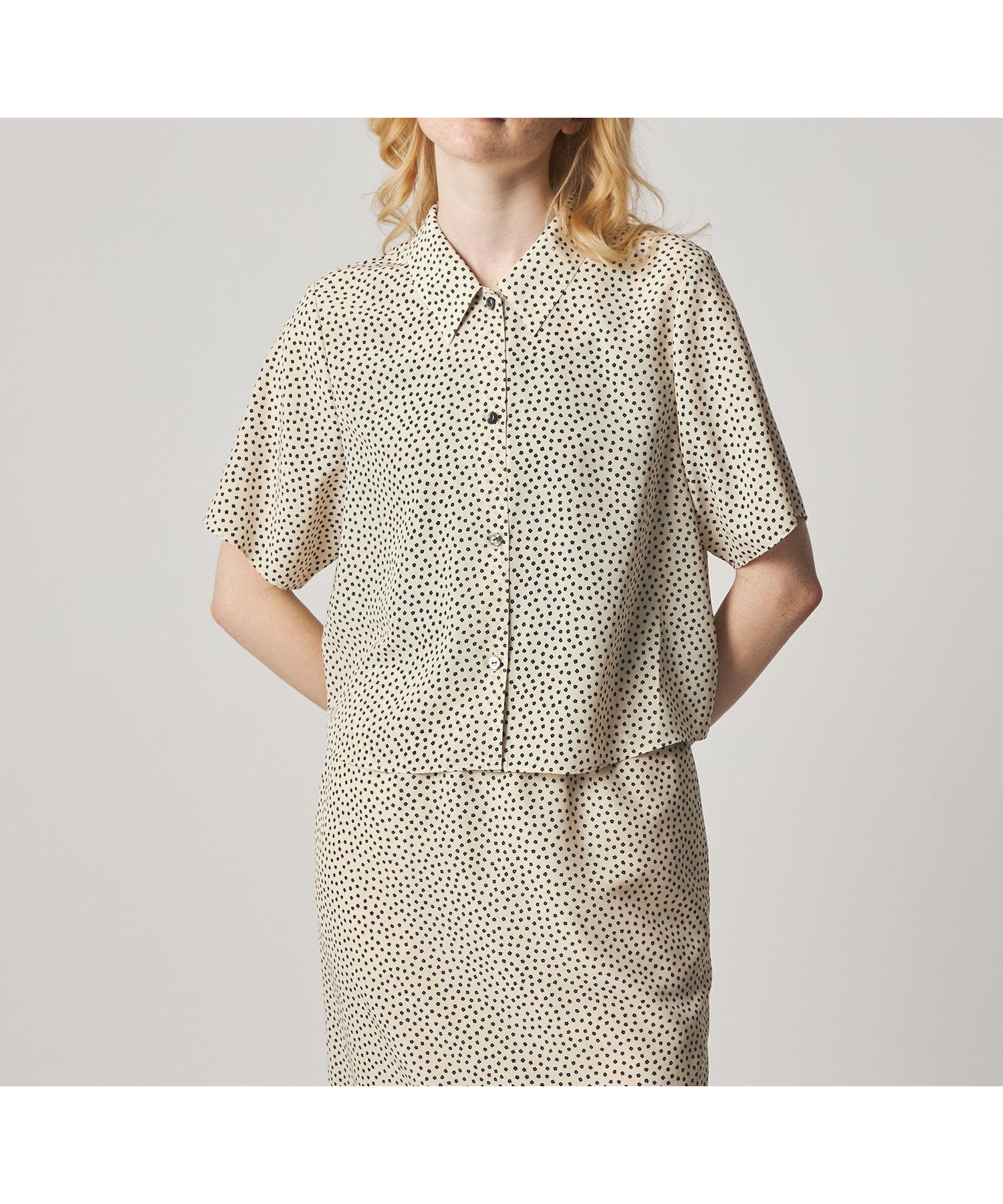 【ビューティ&ユース ユナイテッドアローズ/BEAUTY&YOUTH / UNITED ARROWS】のSteven Alan フラワー プリント シャツ インテリア・キッズ・メンズ・レディースファッション・服の通販 founy(ファウニー) 　ファッション　Fashion　レディースファッション　Fashion for Women　トップス・カットソー　Cut & Sew Tops　シャツ・ブラウス・オフィスカジュアル　Elegant Blouses & Button-Ups　おすすめ　Recommended / Our Picks　アメリカン　American Style　クラシカル　Classical, Vintage-Inspired　シンプル　Simple, Minimal　セットアップ　Set-Up, Coordinated Outfit　デニム　Denim, Jeans Material　ニューヨーク　New York, NYC Style　フラワー　Flower, Floral　フロント　Front, Front Design　プリント　Print, Printed Pattern　ボックス　Boxy, Box Shape　レギュラー　Regular, Standard Fit　エレガント 上品　Elegant　OFF WHITE|ID: prp329100004990066 ipo3291000000037377267