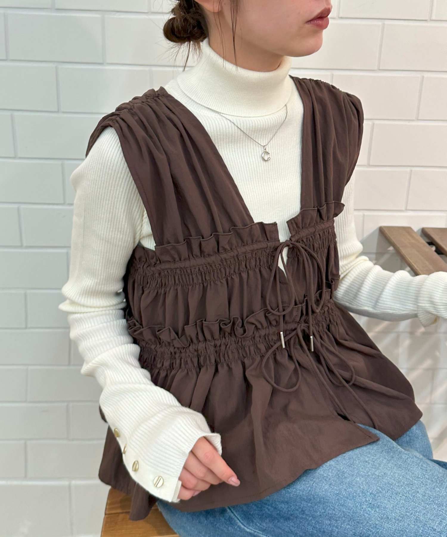 【ディスコート/Discoat】の【umm.】ギャザーリボン使いノースリ インテリア・キッズ・メンズ・レディースファッション・服の通販 founy(ファウニー) 　ファッション　Fashion　レディースファッション　Fashion for Women　ギャザー　Gathered, Ruffled　シャーリング　Shirring, Ruched　デコルテ　Décolleté, Neckline　リボン　Ribbon, Bow　エレガント 上品　Elegant　ブラウン|ID: prp329100004990072 ipo3291000000037377307