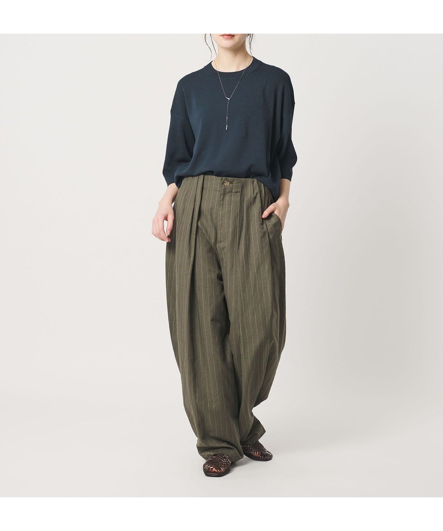 【ビューティ&ユース ユナイテッドアローズ/BEAUTY&YOUTH / UNITED ARROWS】のハーフスリーブ ニットプルオーバー ウォッシャブル インテリア・キッズ・メンズ・レディースファッション・服の通販 founy(ファウニー) 　ファッション　Fashion　レディースファッション　Fashion for Women　トップス・カットソー　Cut & Sew Tops　ニット　Knit Tops & Sweaters　カジュアルプルオーバー・ニットトップス　Pullovers & Knit Tops / Casual Pullovers　ウォッシャブル　Machine Washable　スリット　Slit, Slit Detail　スリーブ　Sleeve, Long Sleeve / Short Sleeve　ハーフ　Half, Half-Length　フラット　Flat, Flat Shoes　ボトム　Bottoms, Lower Wear　ラウンド　Round, Round Neck　リラックス　Relax, Relaxed Fit　エレガント 上品　Elegant　NAVY|ID: prp329100004990096 ipo3291000000037377471